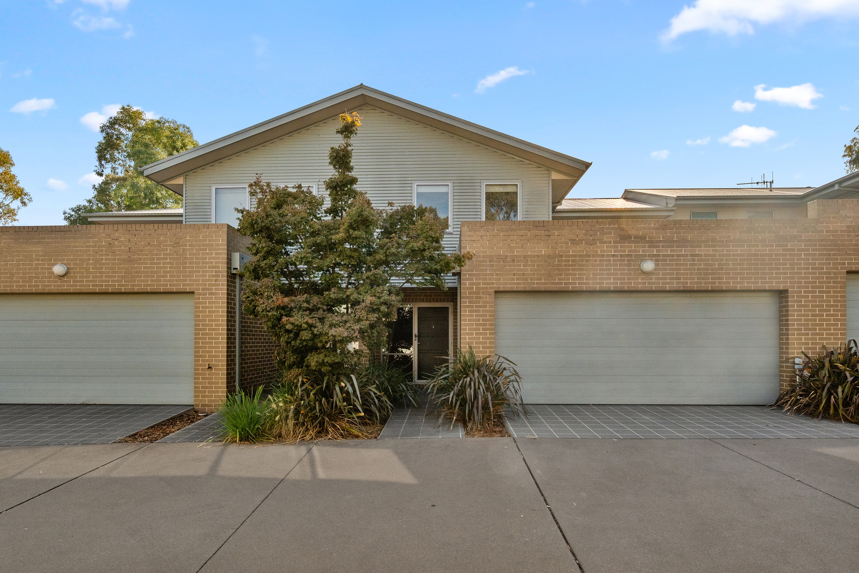 2/19 Torpy Place, Jerrabomberra, NSW 2619