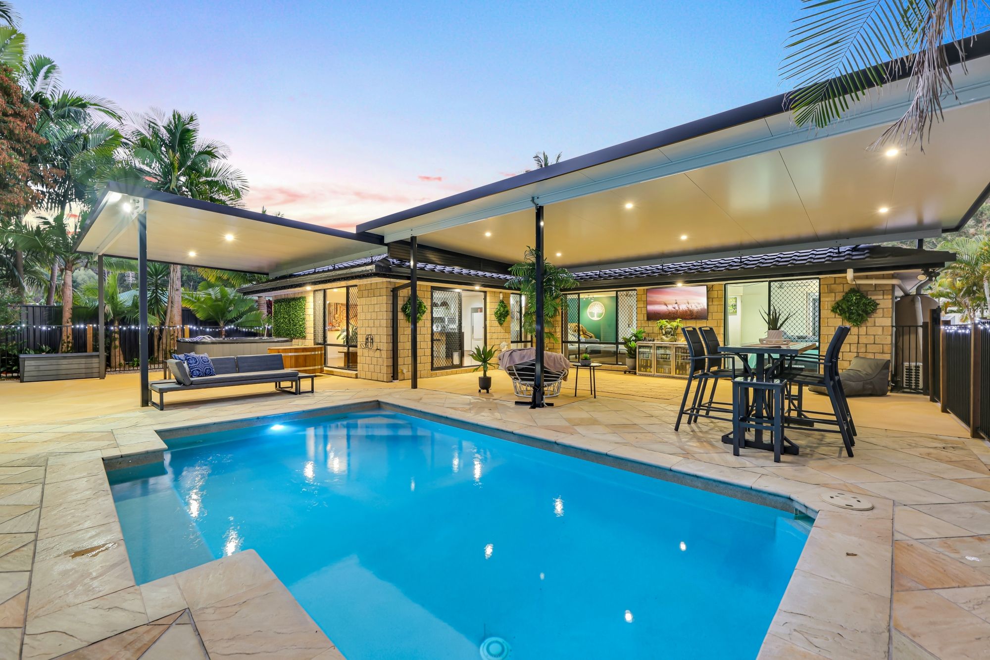 98 Gardenia Drive, Bonogin QLD 4213