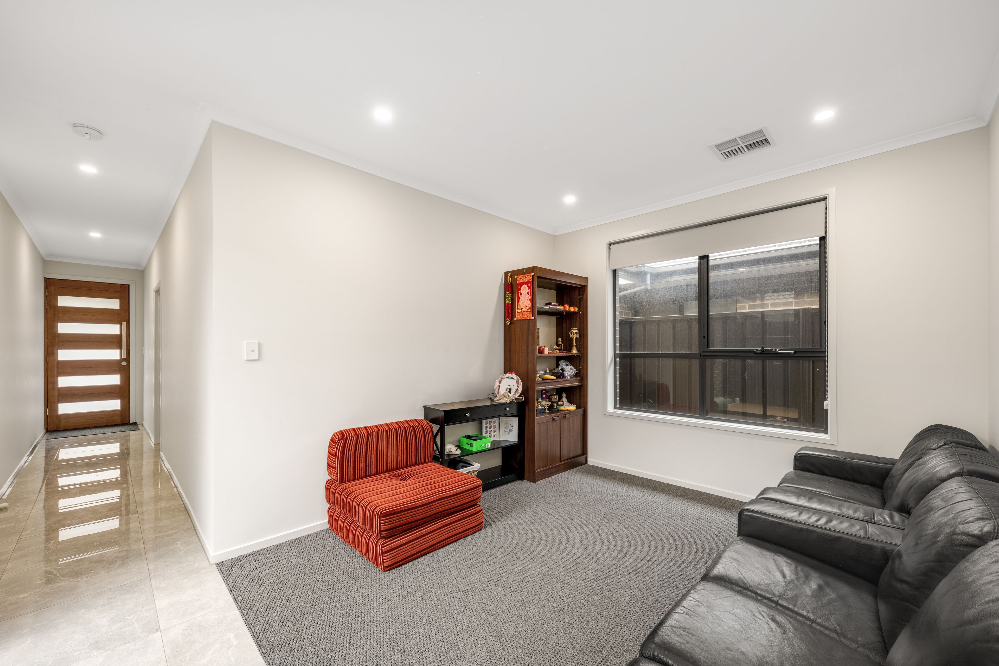Sleek Modern Luxury — photo 12 of 23