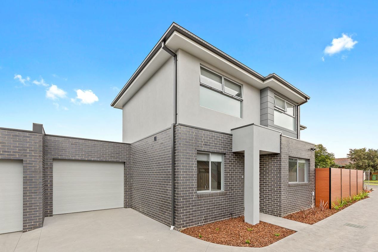 4 Suffolk Street, Reservoir VIC 3073