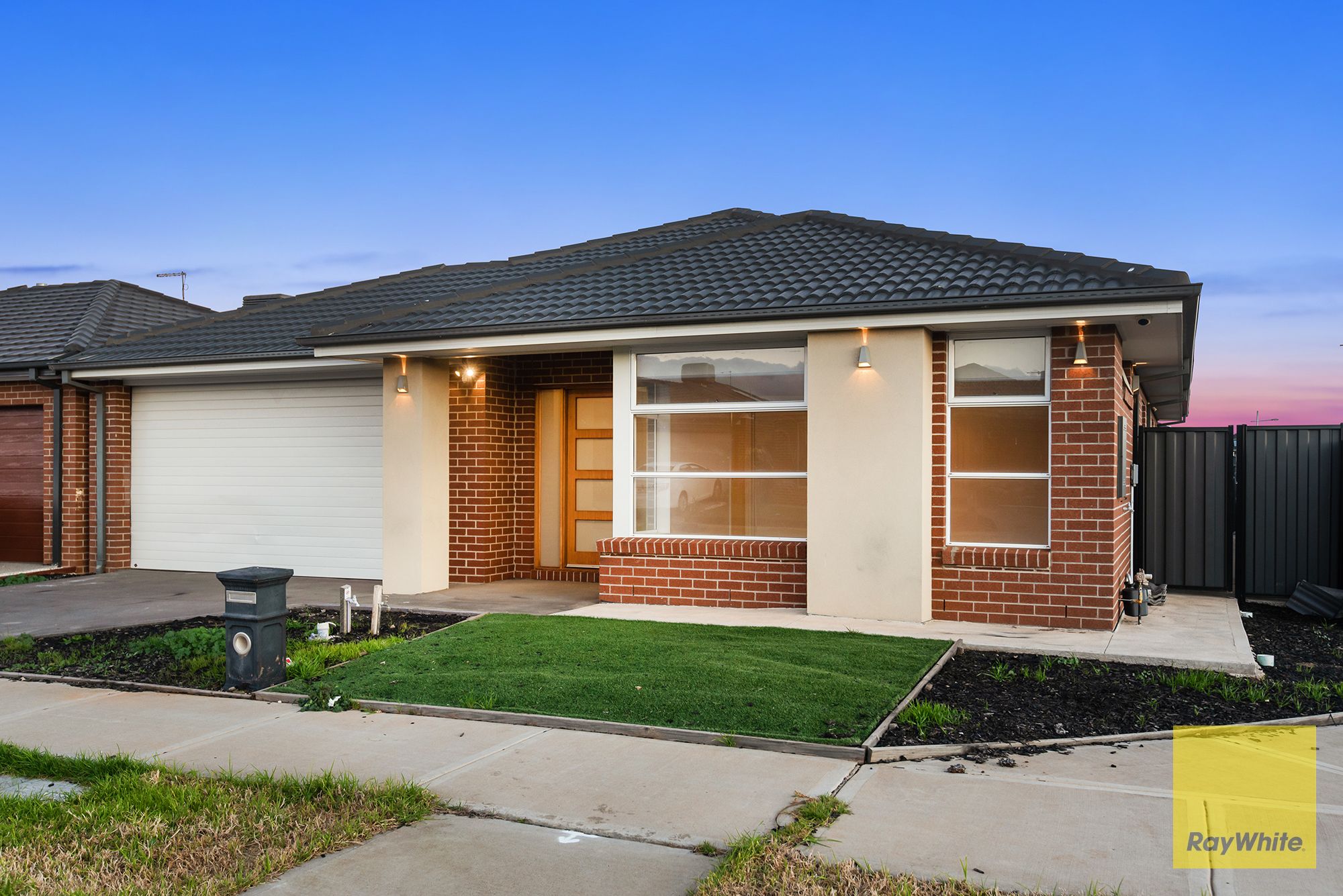 8 Hillcrest Parade, Tarneit, VIC 3029