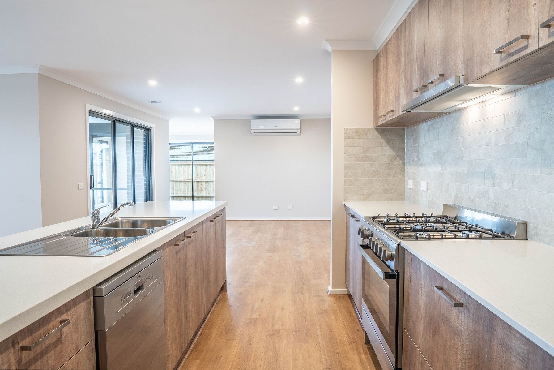 4 Venetia Way, Cranbourne South, VIC 3977