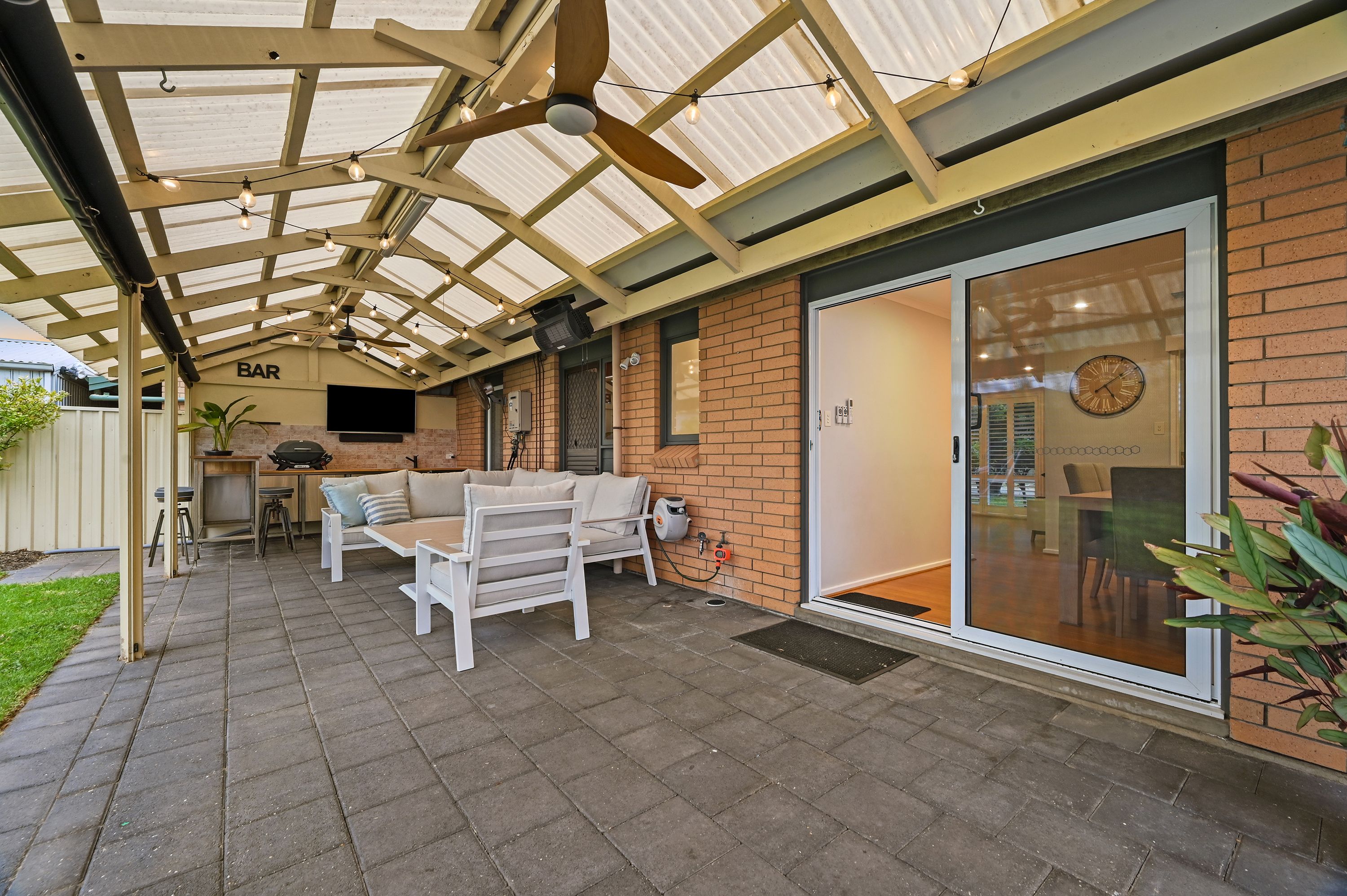 2 Jena Close — photo 16 of 25