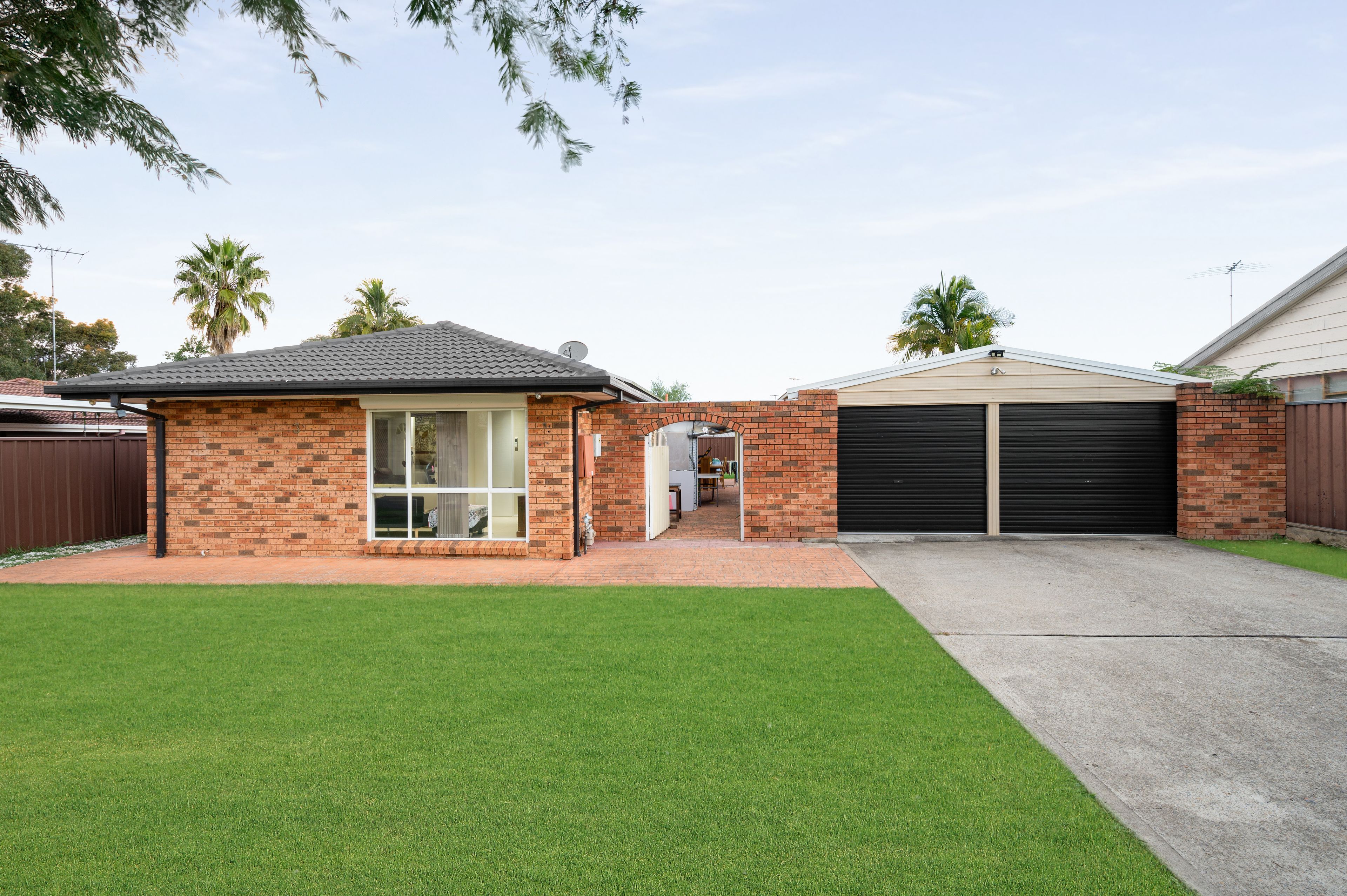 3 Fortinbras Close, Rosemeadow NSW 2560
