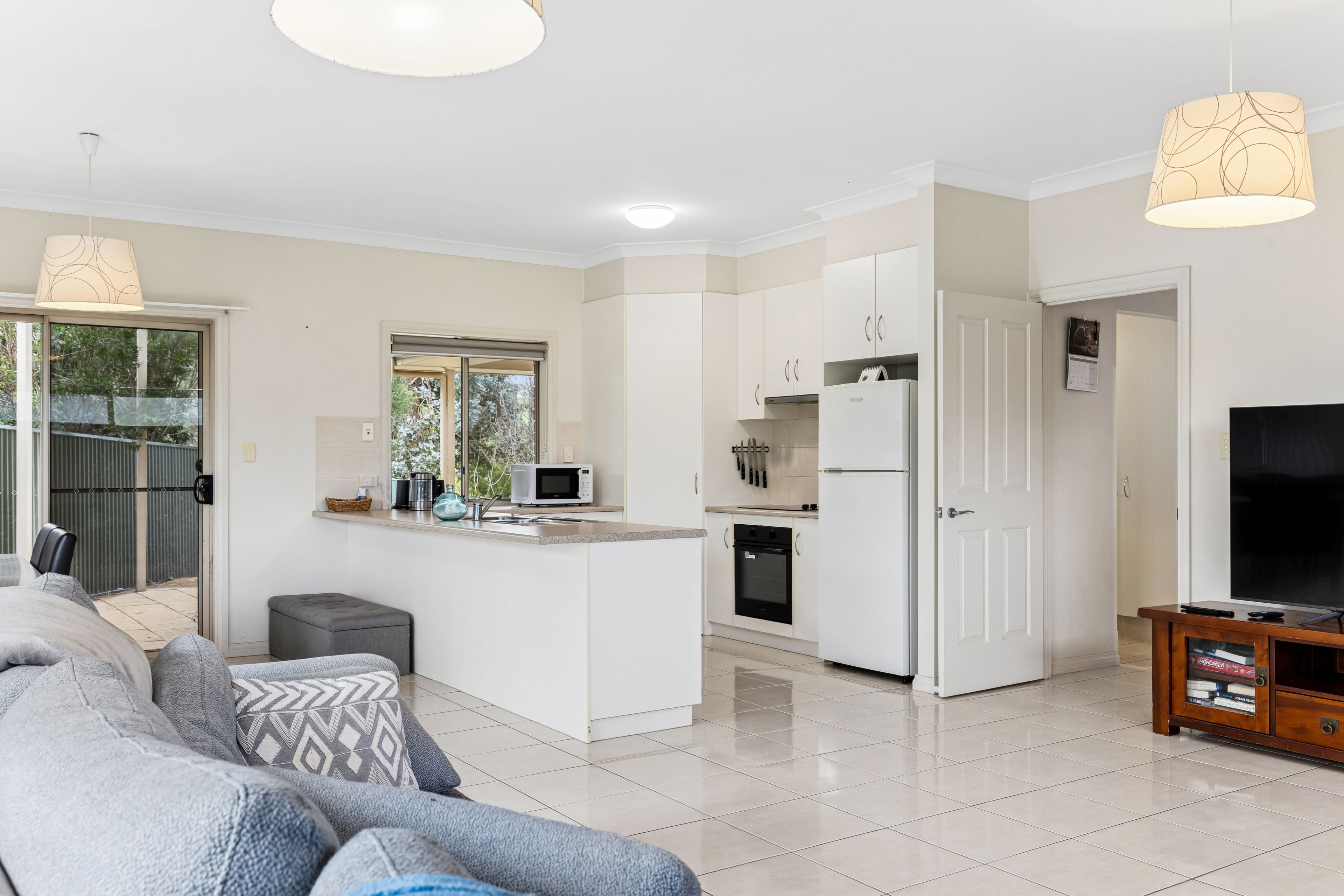 2/34 Haeusler Drive — photo 6 of 26