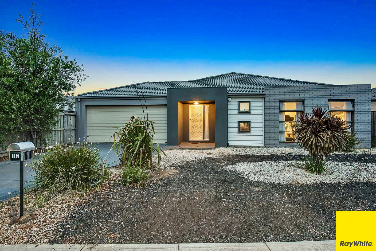 17 Ladybird Crescent, Point Cook, VIC 3030