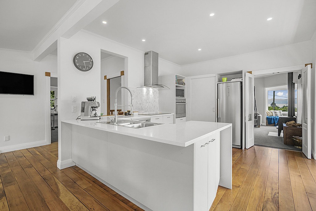 5 Manuka Terrace, Eastbourne, Lower Hutt City