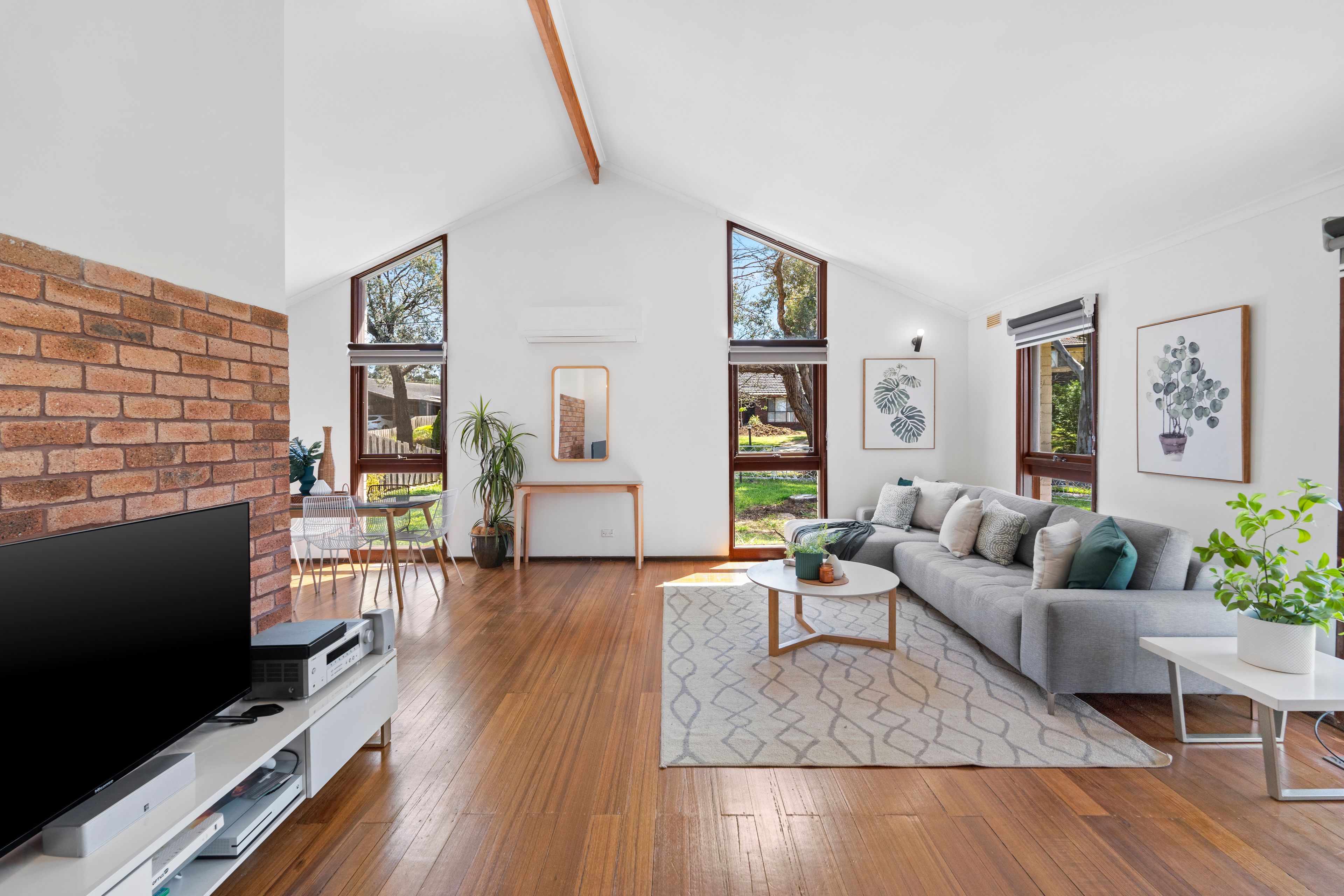 33 Kelvin Drive, Ferntree Gully, VIC 3156