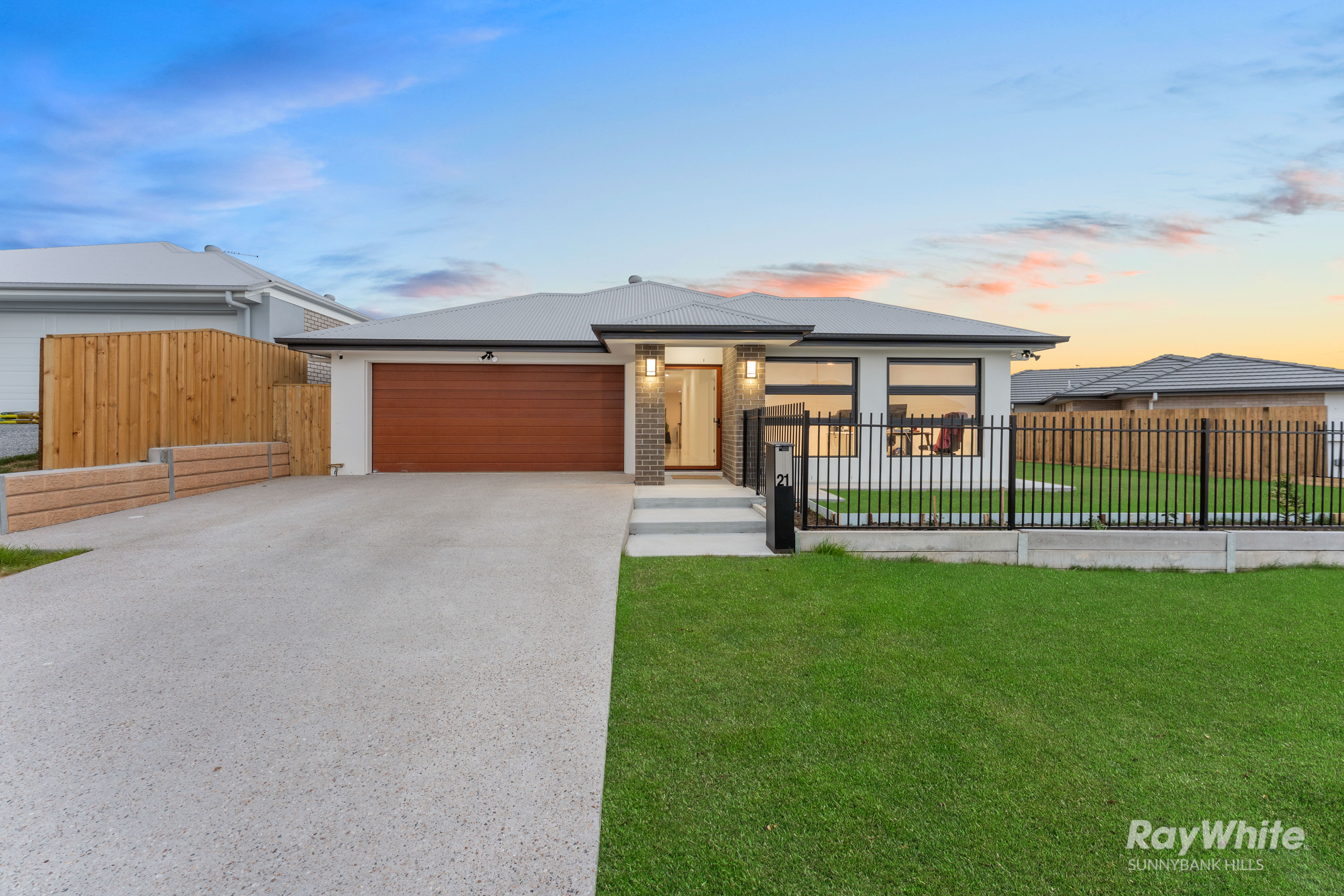21 Compass Road, FLAGSTONE, QLD 4280