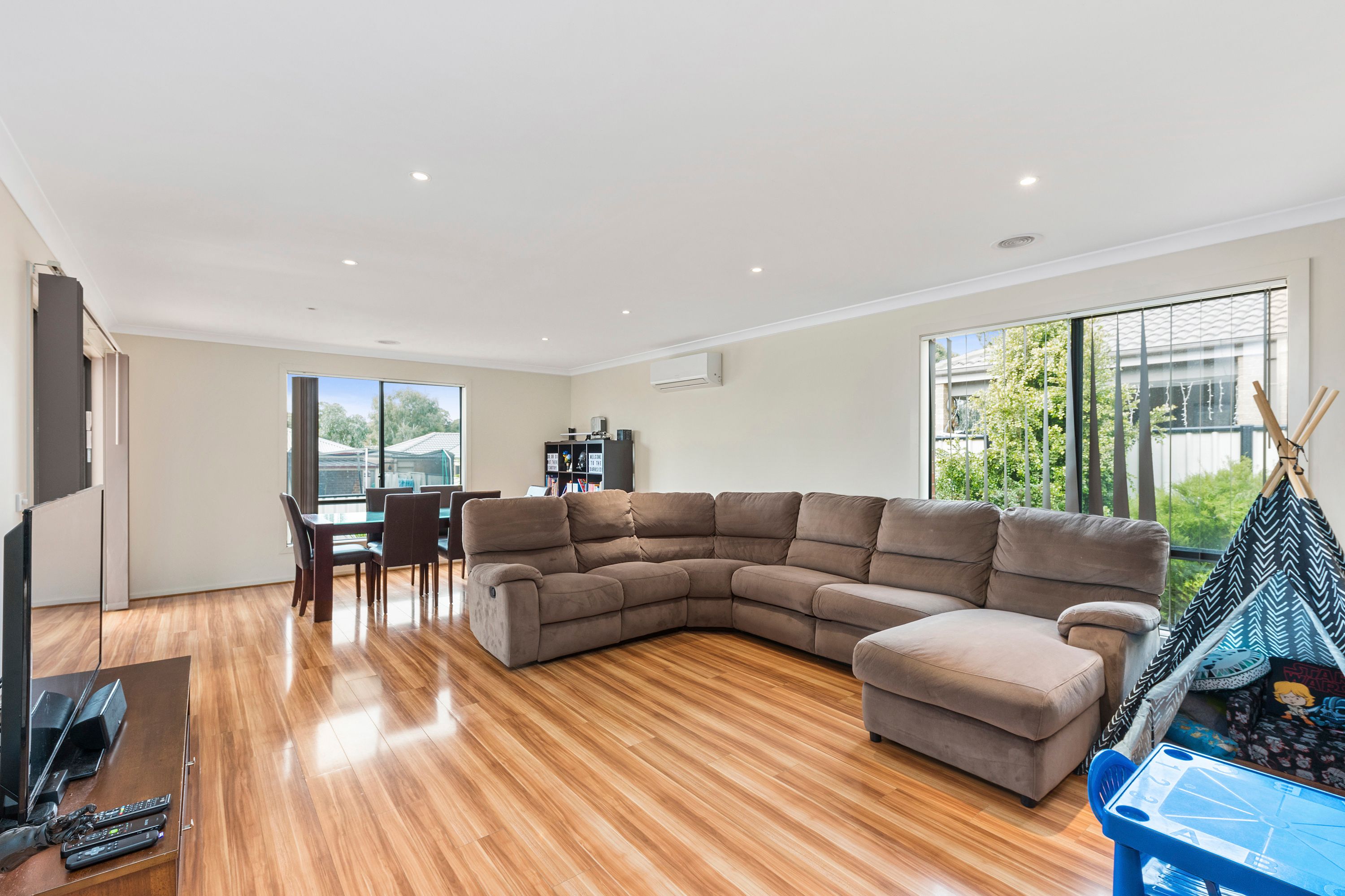 11 Eaglewood Way, California Gully, VIC 3556