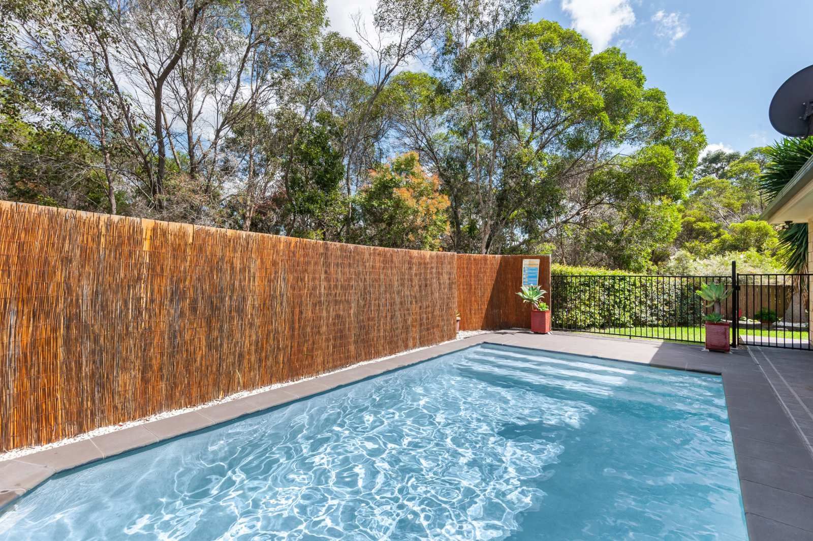 1 Conway Court, North Lakes, QLD 4509