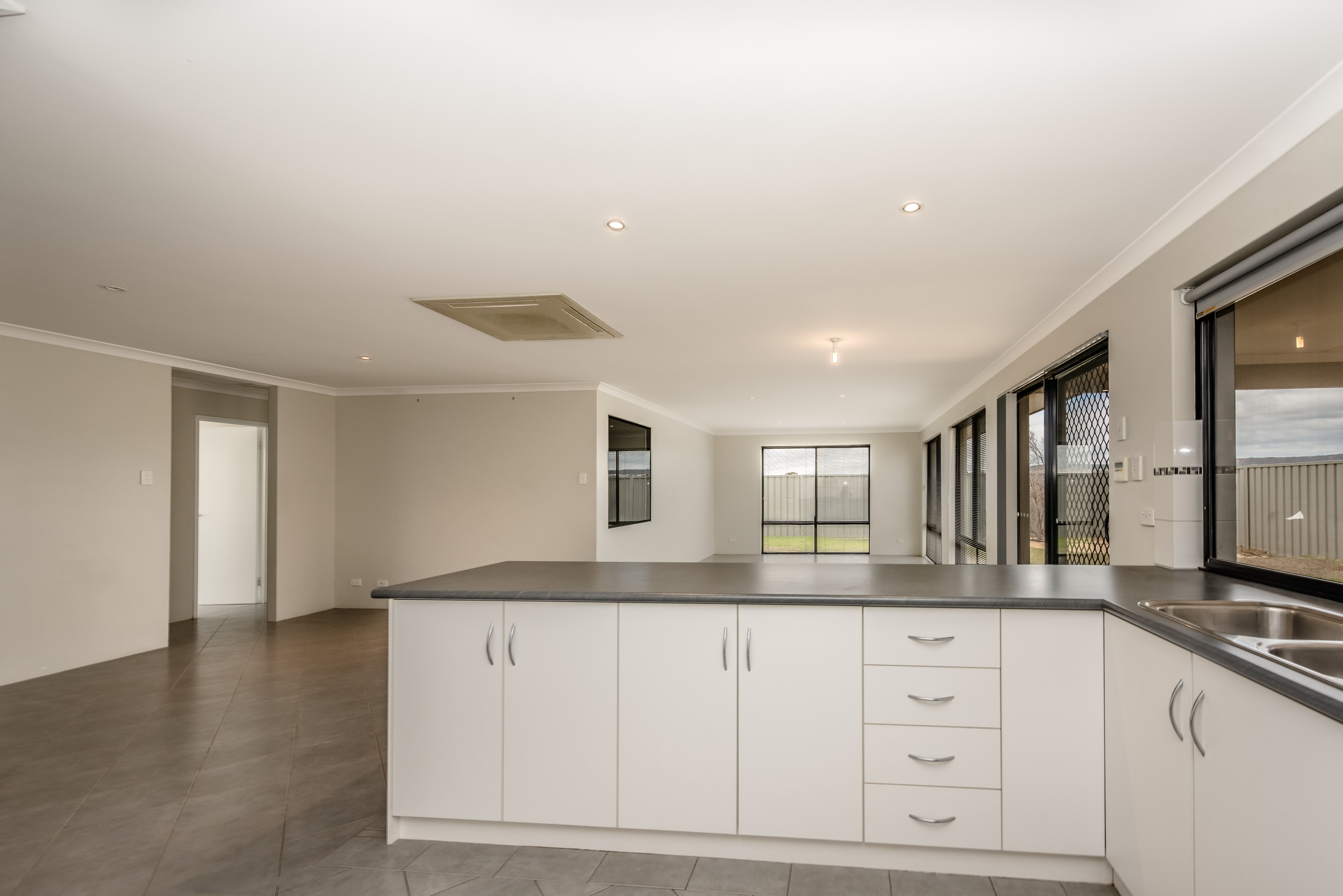 35 Neptune Corner, Glenfield, WA 6532