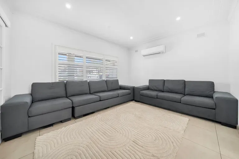 3 Treloar Crescent — photo 6 of 7