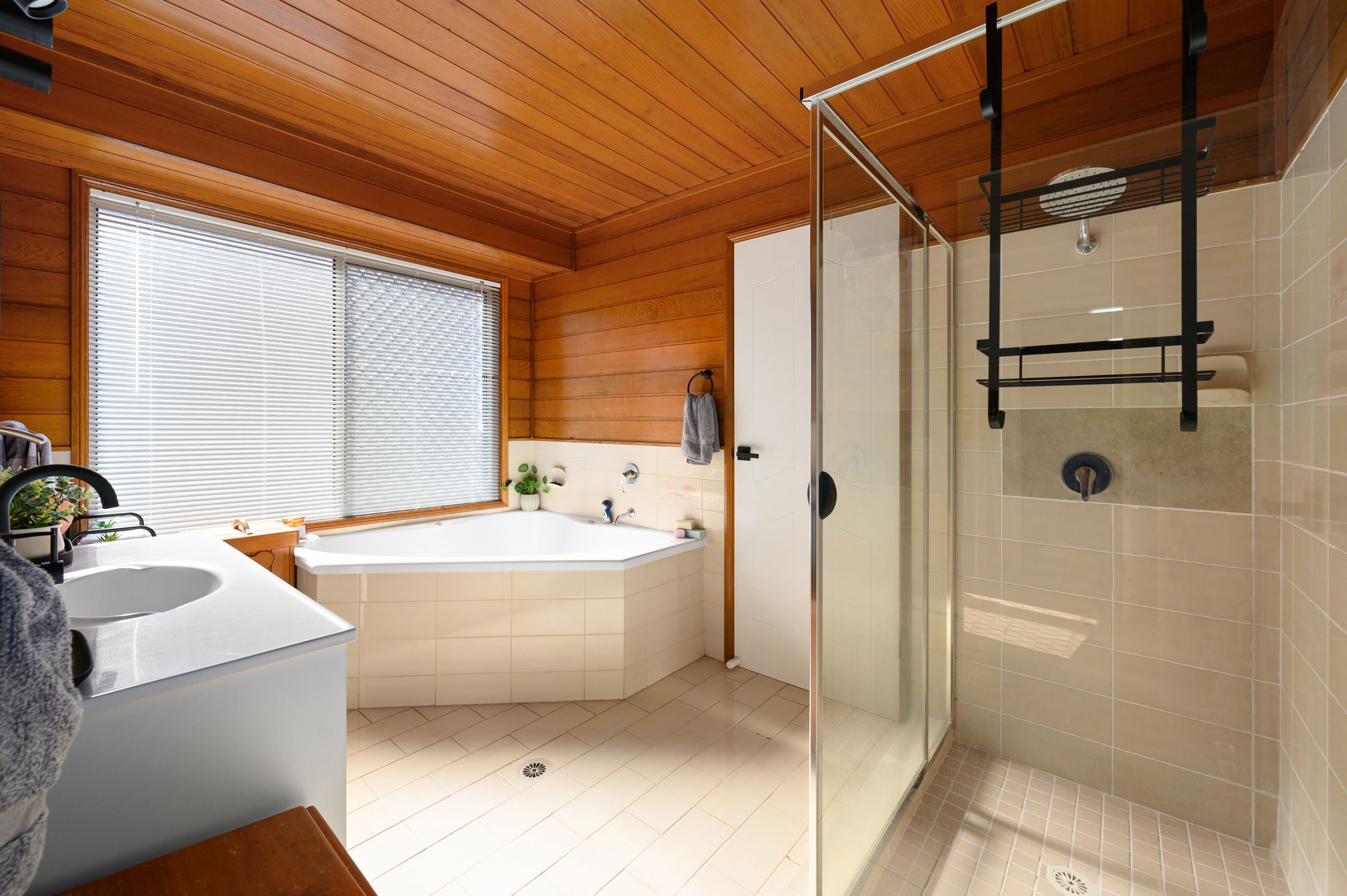 41 Seaspray Street — photo 16 of 30