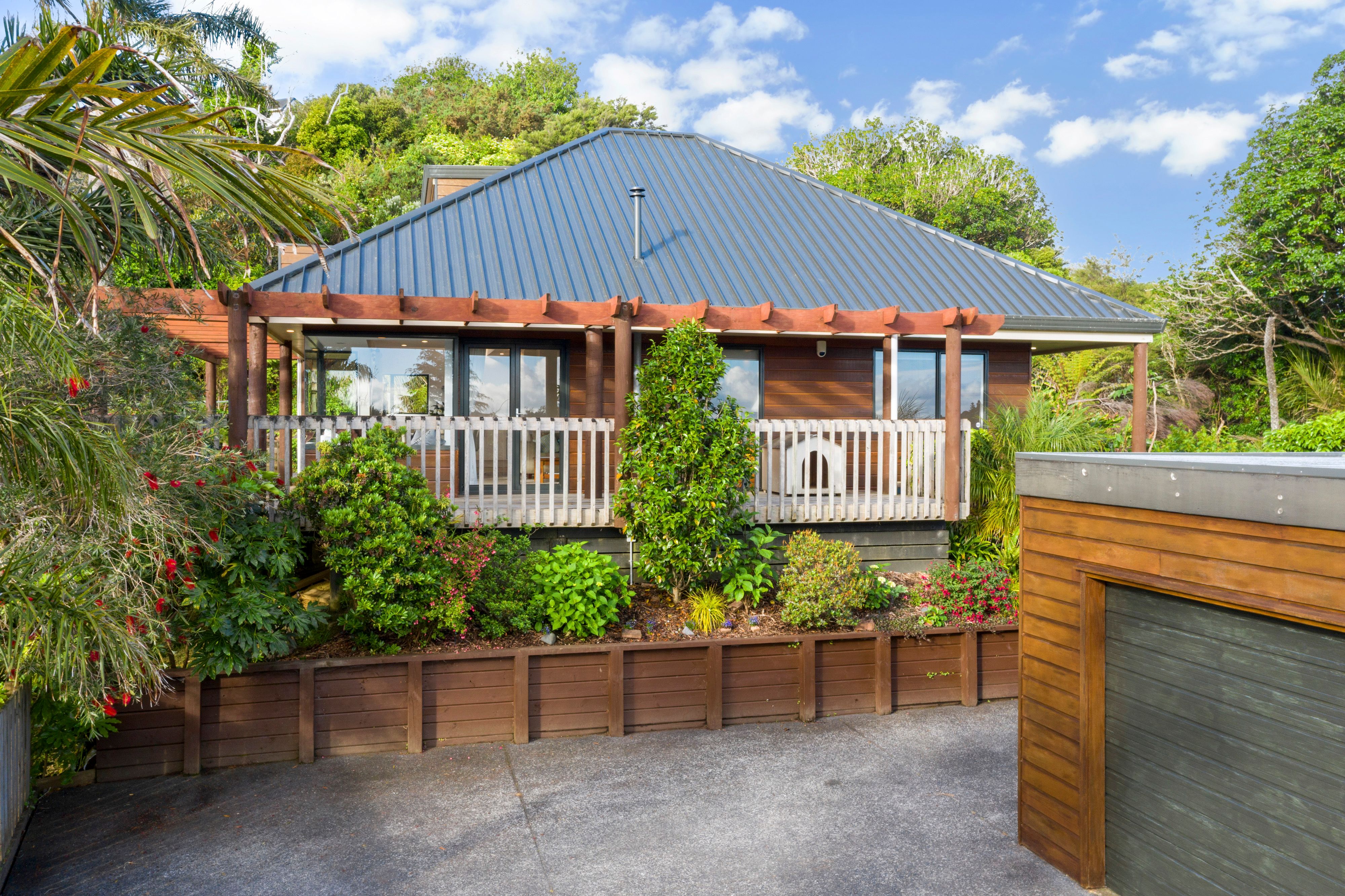 35 Landing Road, Titirangi, Waitakere City