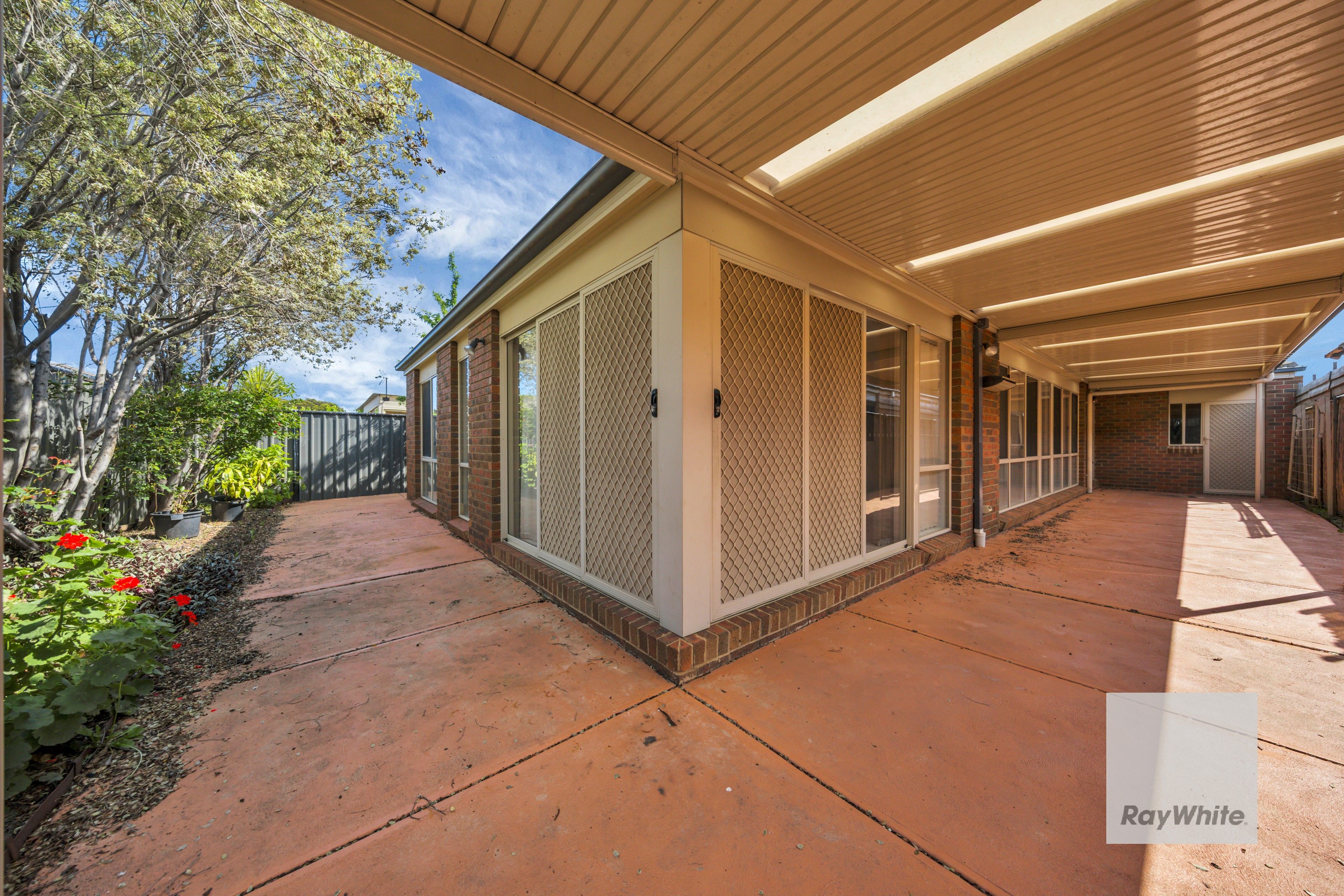 4 Gosford Gardens — photo 9 of 9
