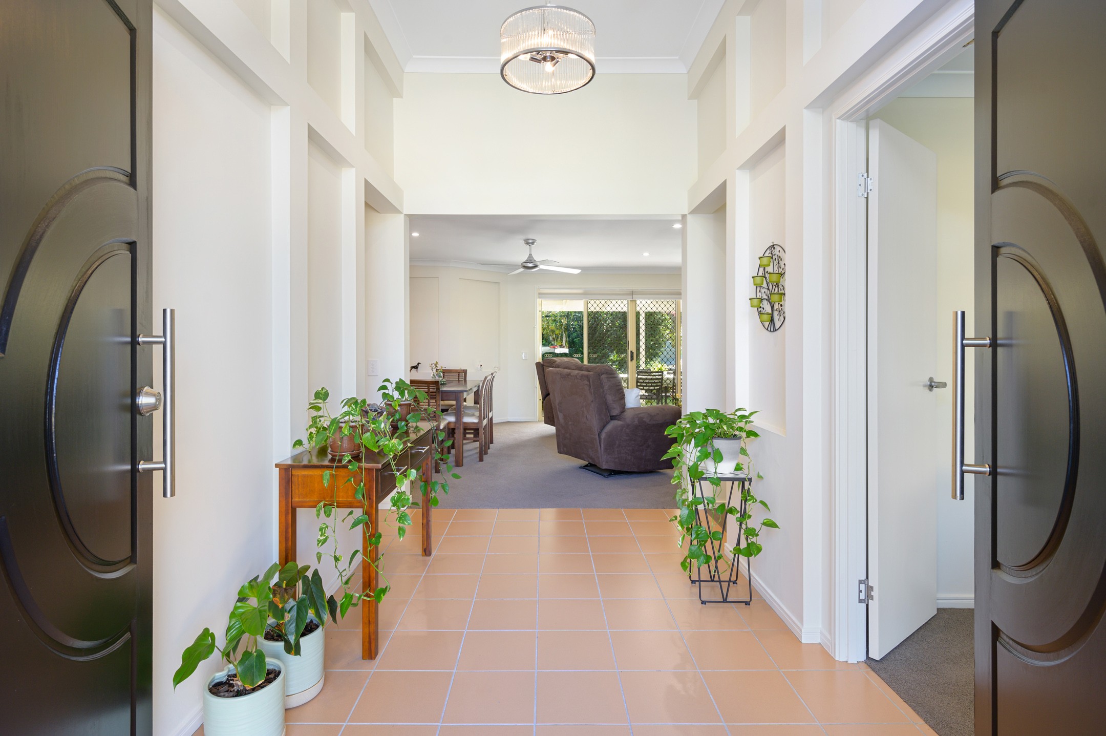 41 Desert Falls Crescent, Parkwood, QLD 4214