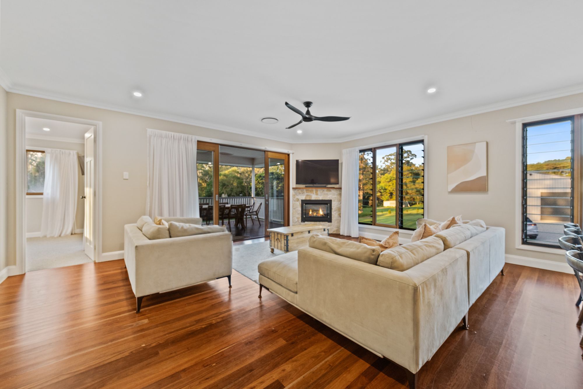 298 Coonowrin Road — photo 10 of 30