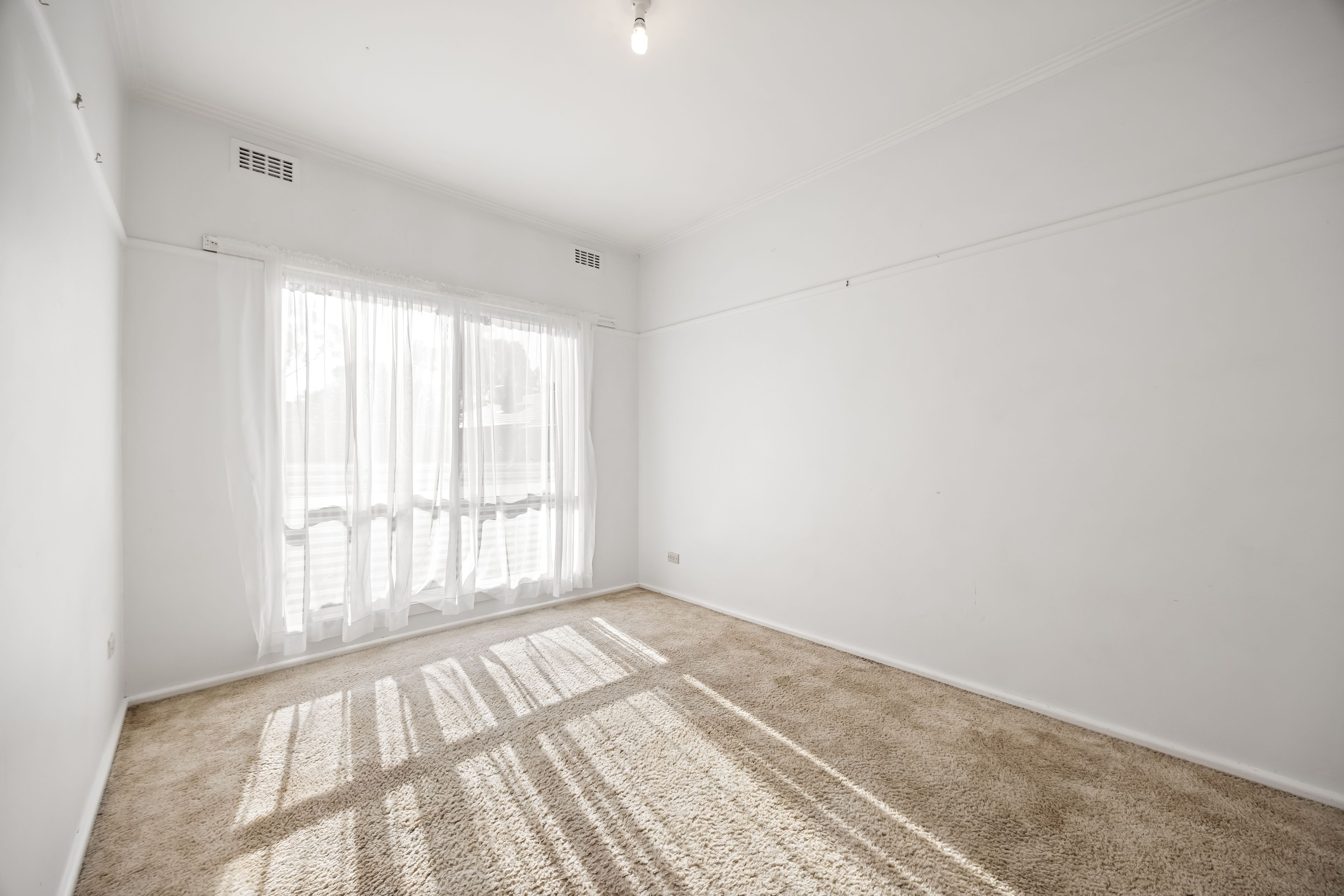 18 Acacia Avenue — photo 13 of 23