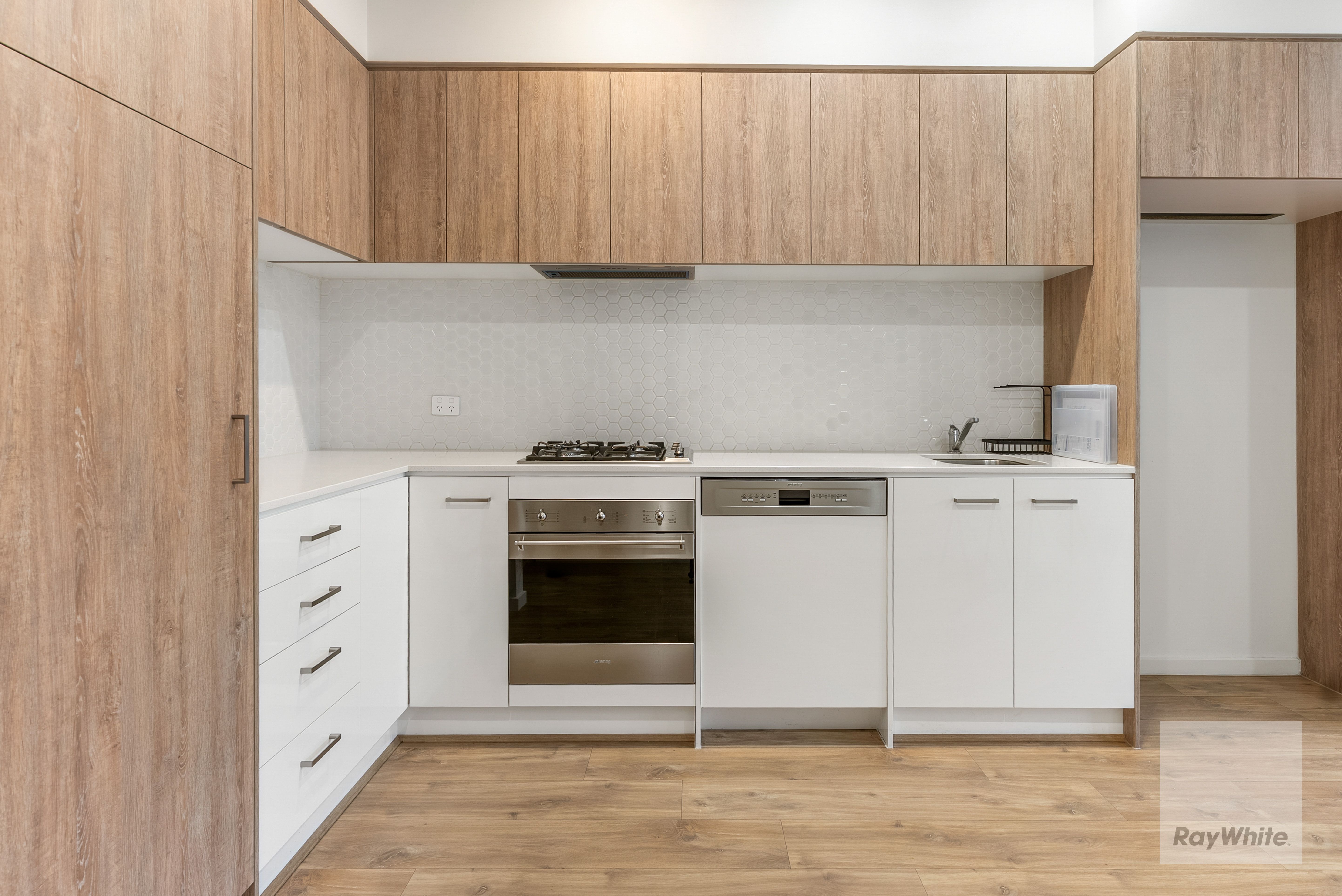 64 Elmhurst Avenue — photo 4 of 18