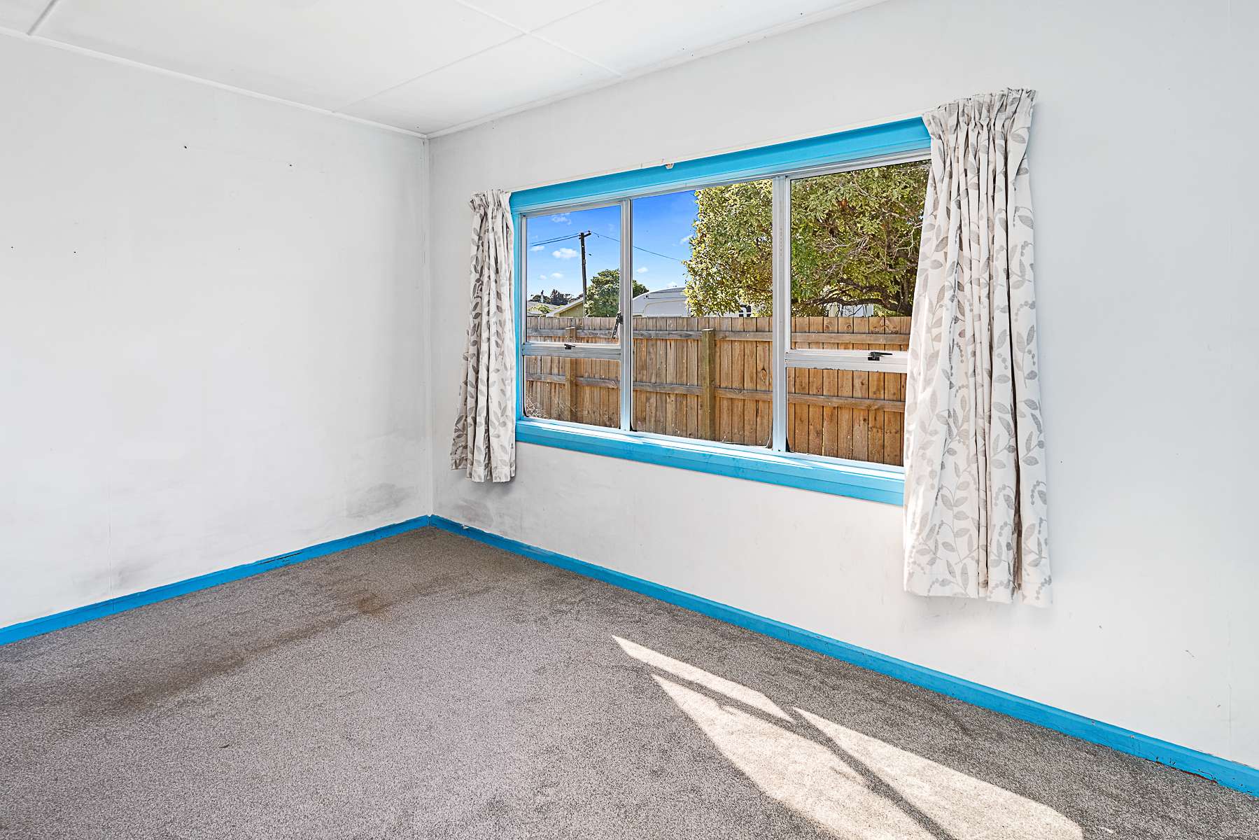 18 Holdaway Street photo 6