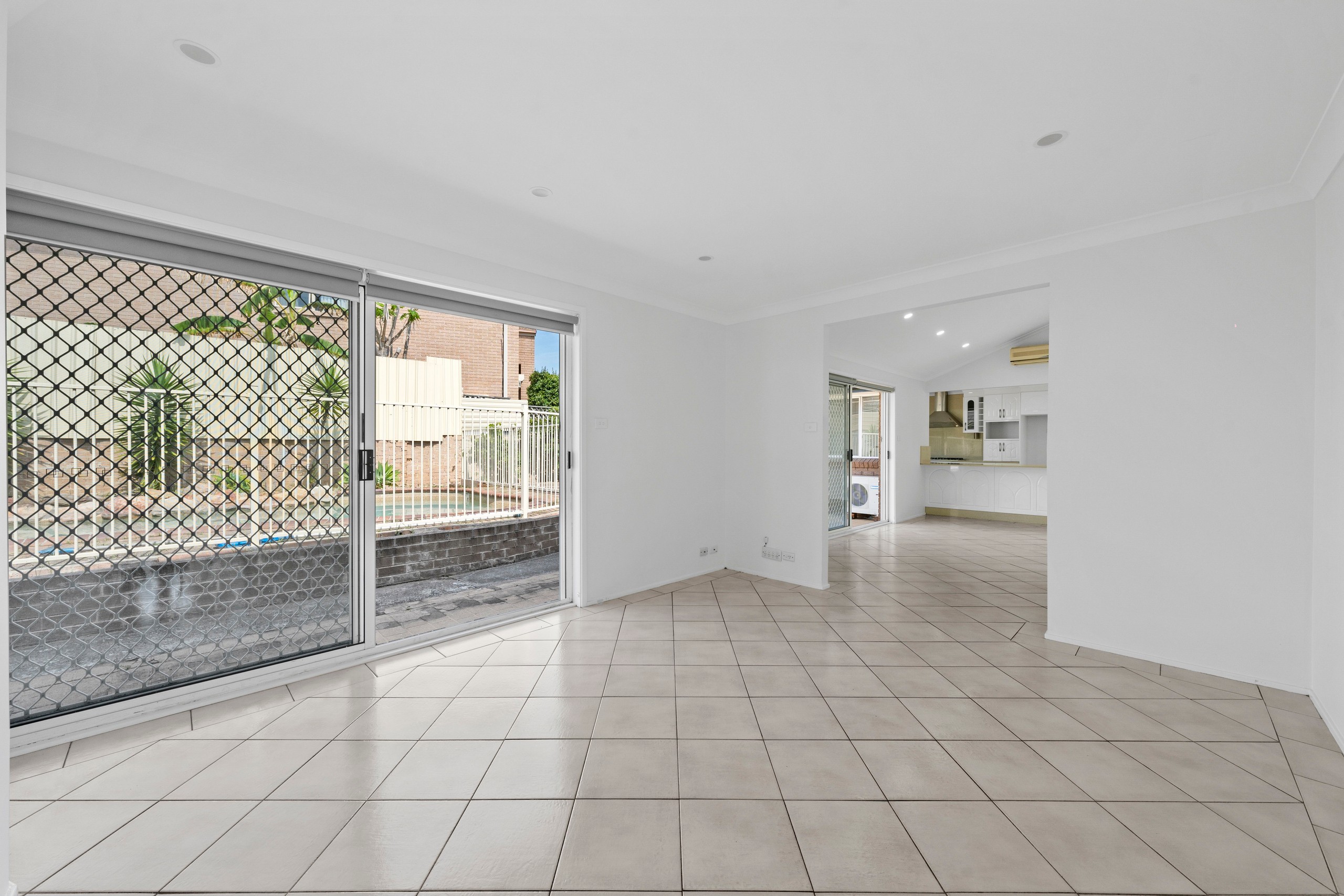 3 Drayton Place, Edensor Park, NSW 2176