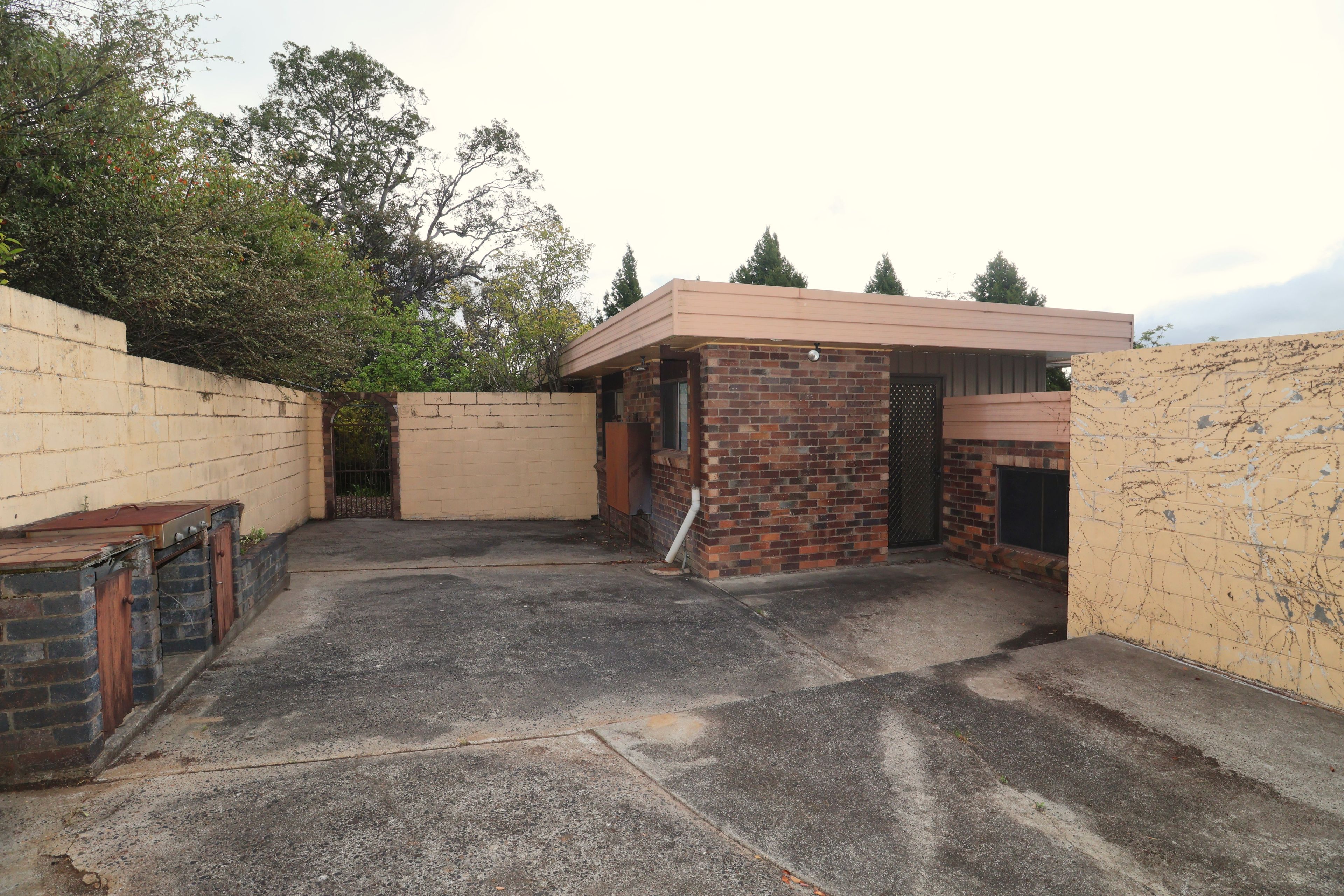 23 Bates Avenue — photo 15 of 16