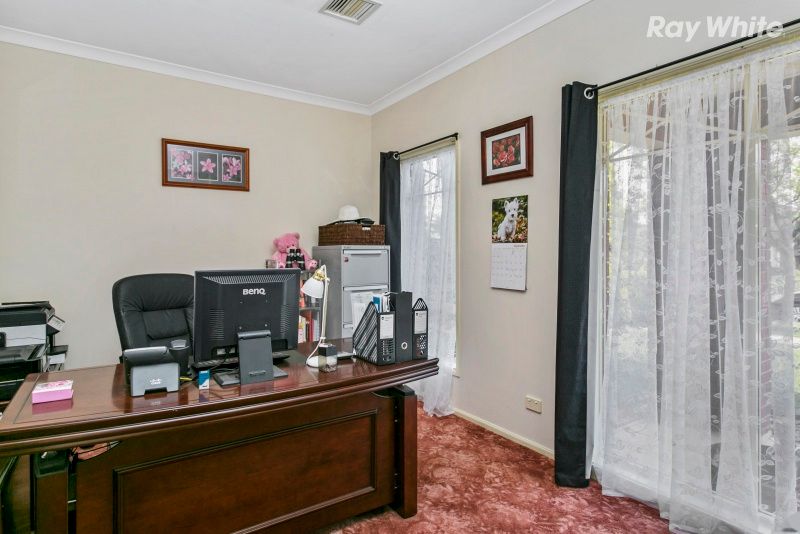 19 Clearwater Drive, Pakenham, VIC 3810