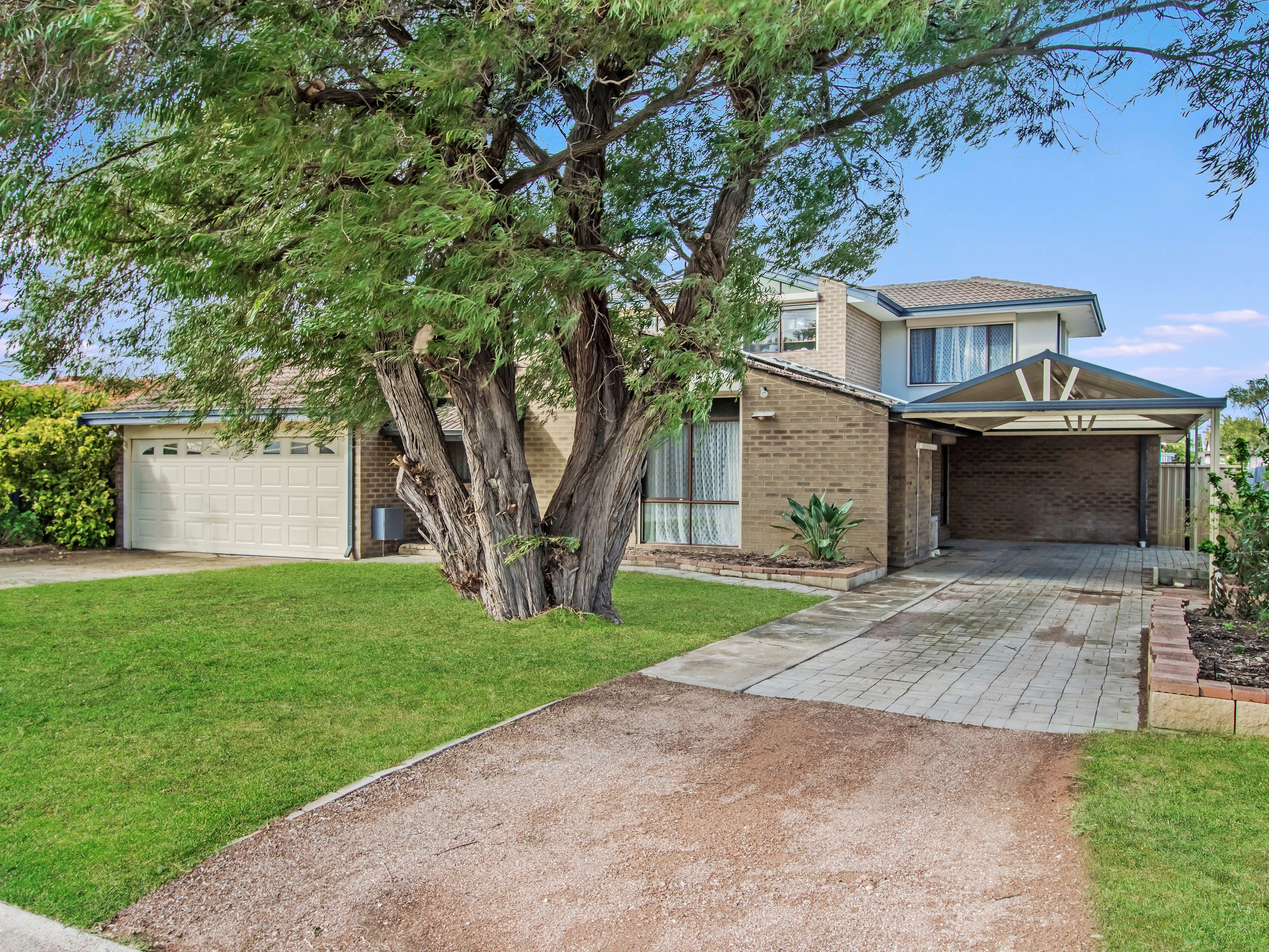 10 Goongarrie Drive, Waikiki, WA 6169