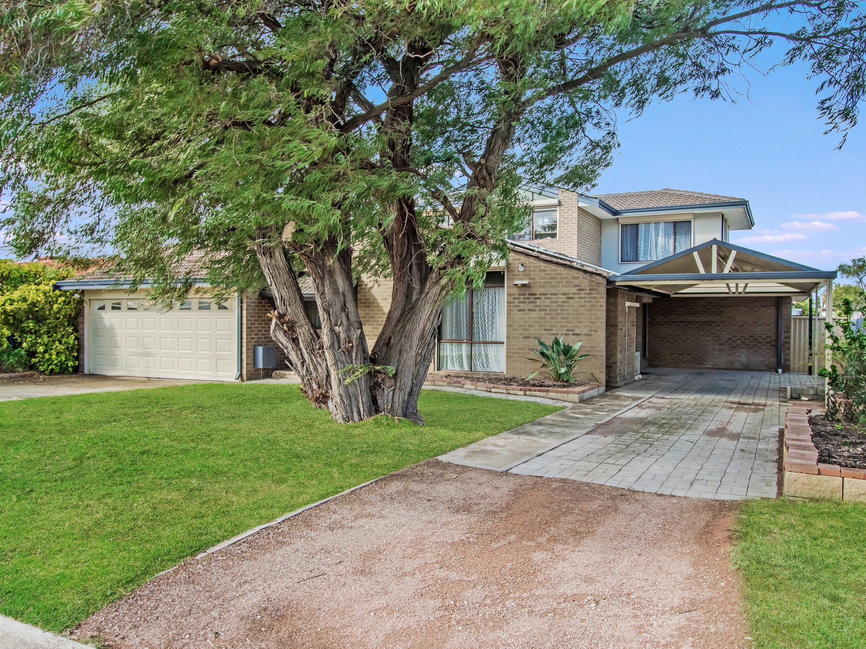 10 Goongarrie Drive, Waikiki, WA 6169