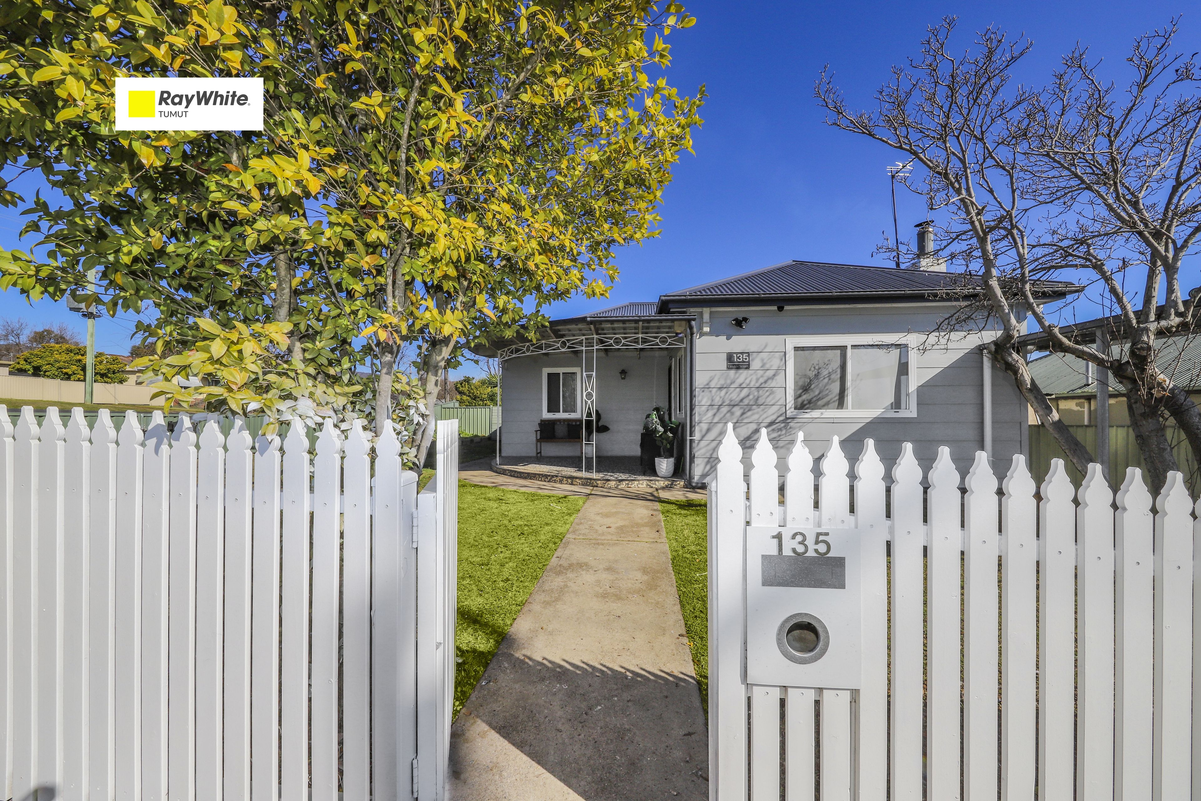 135 Lambie Street, Tumut NSW 2720