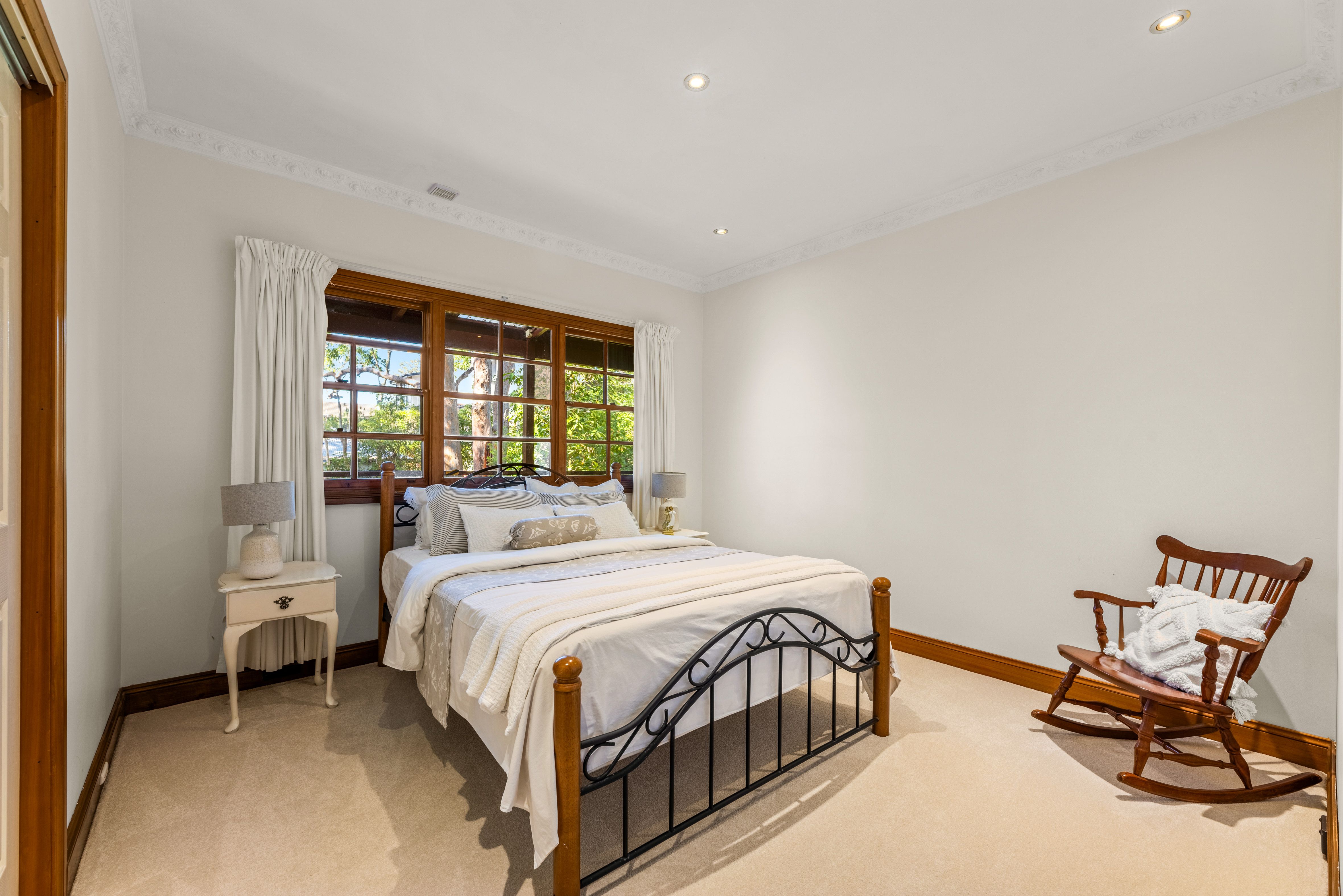 44 St George Crescent — photo 18 of 26