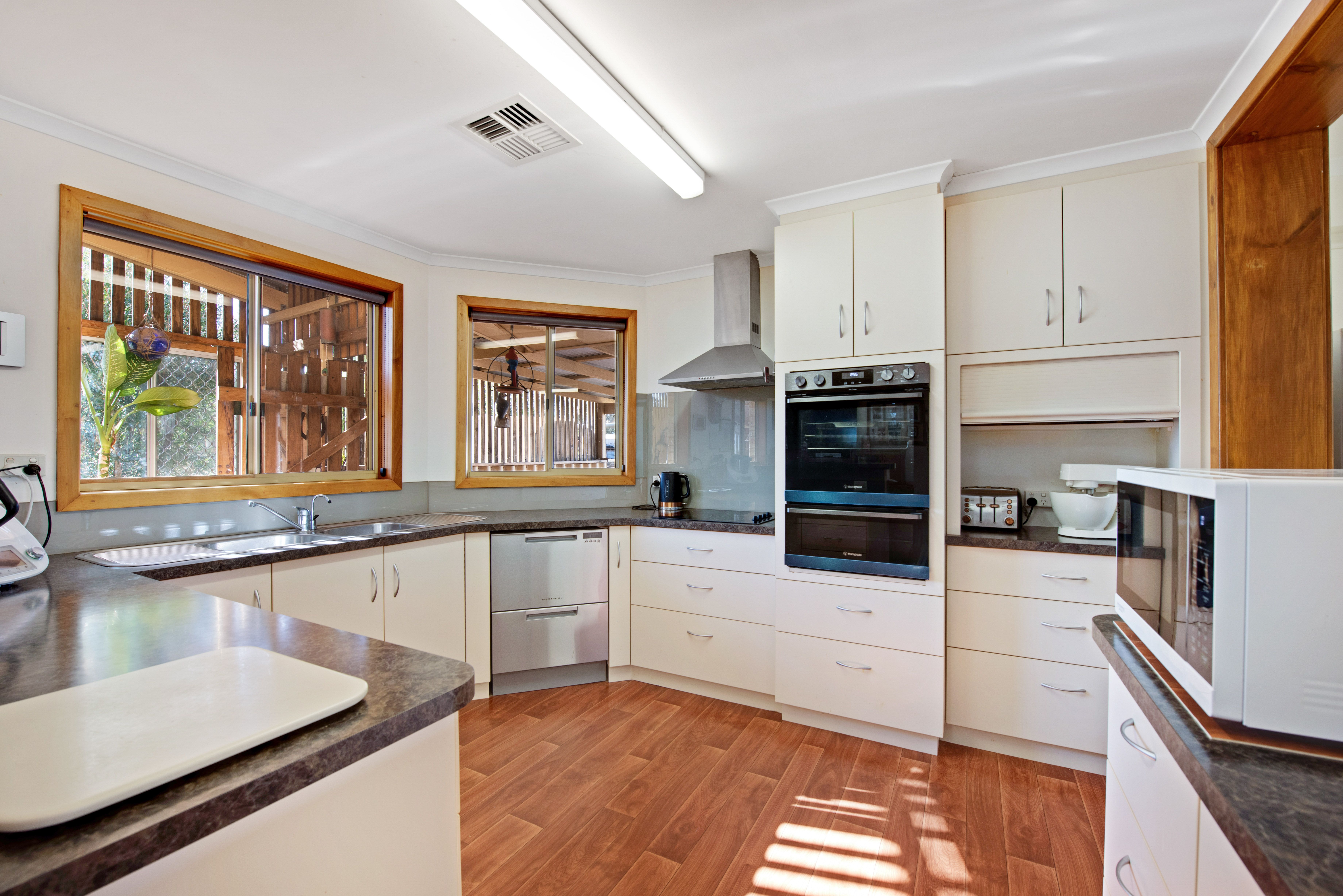 11 Fairfax Drive, Moresby, WA 6530