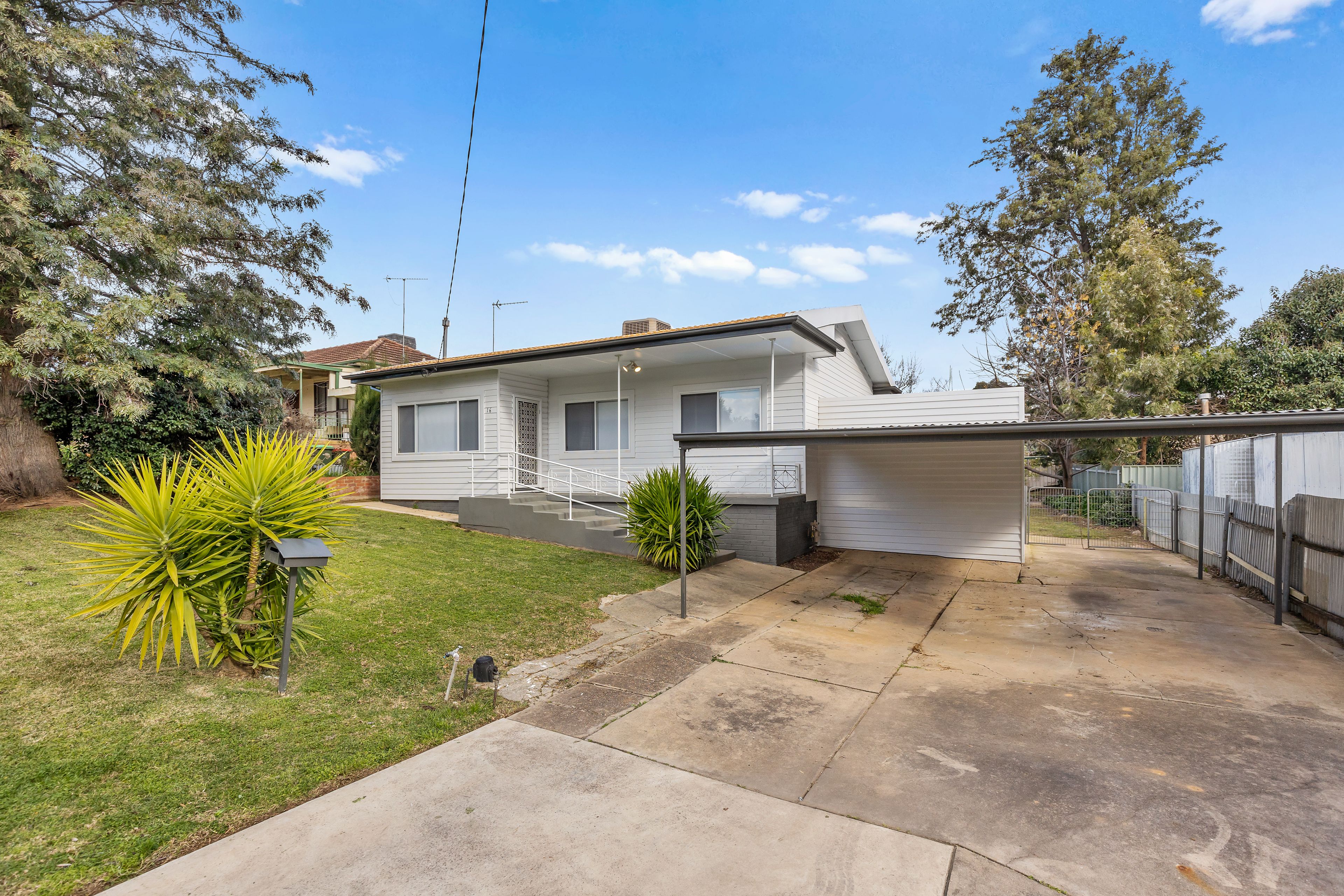 16 Mount Street, Kooringal, NSW 2650