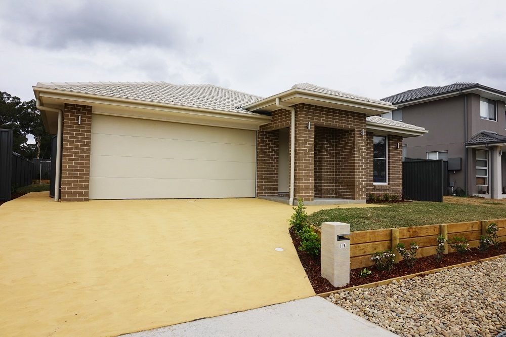 19 Pickard Street, Thirlmere, NSW 2572