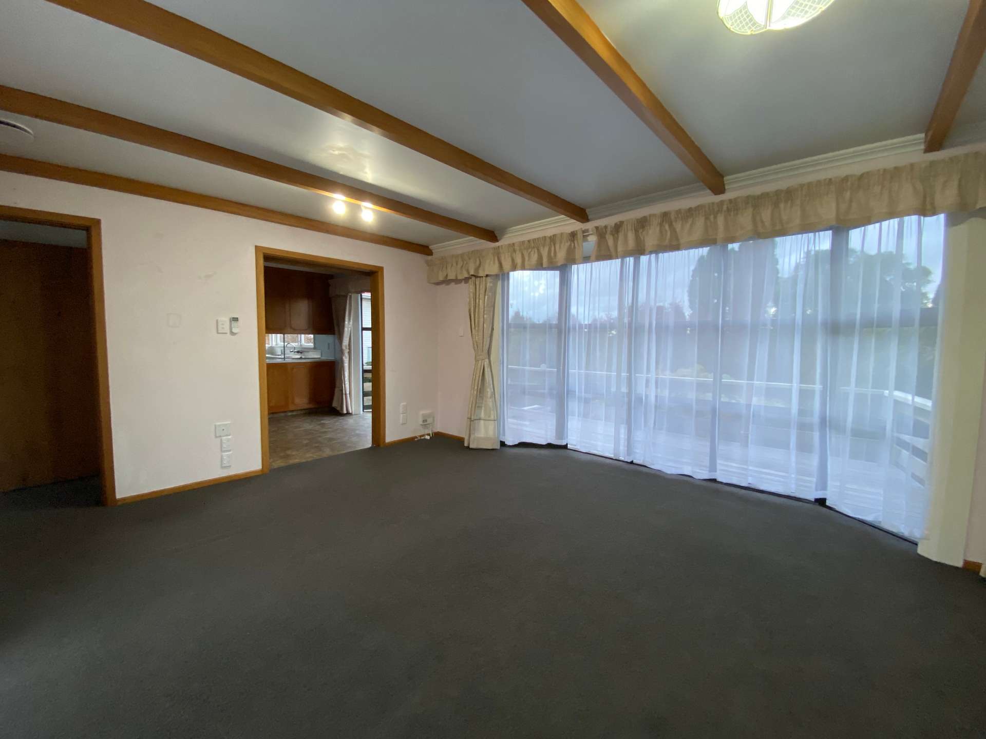 180 Totara Drive photo 2