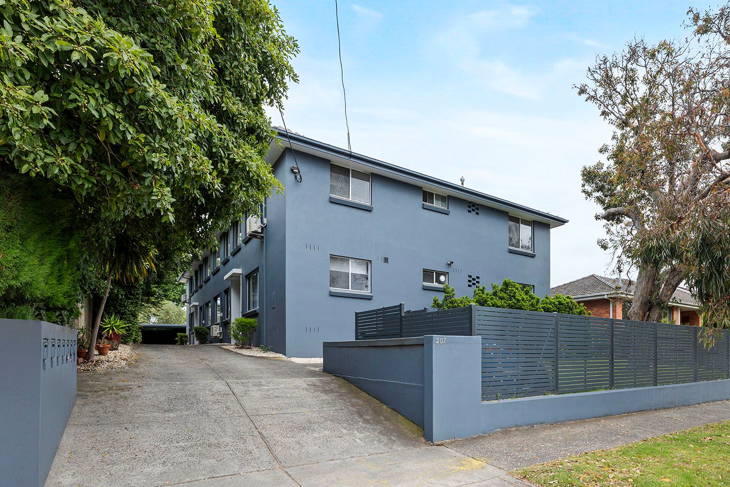 207 Charman Road, Cheltenham VIC 3192