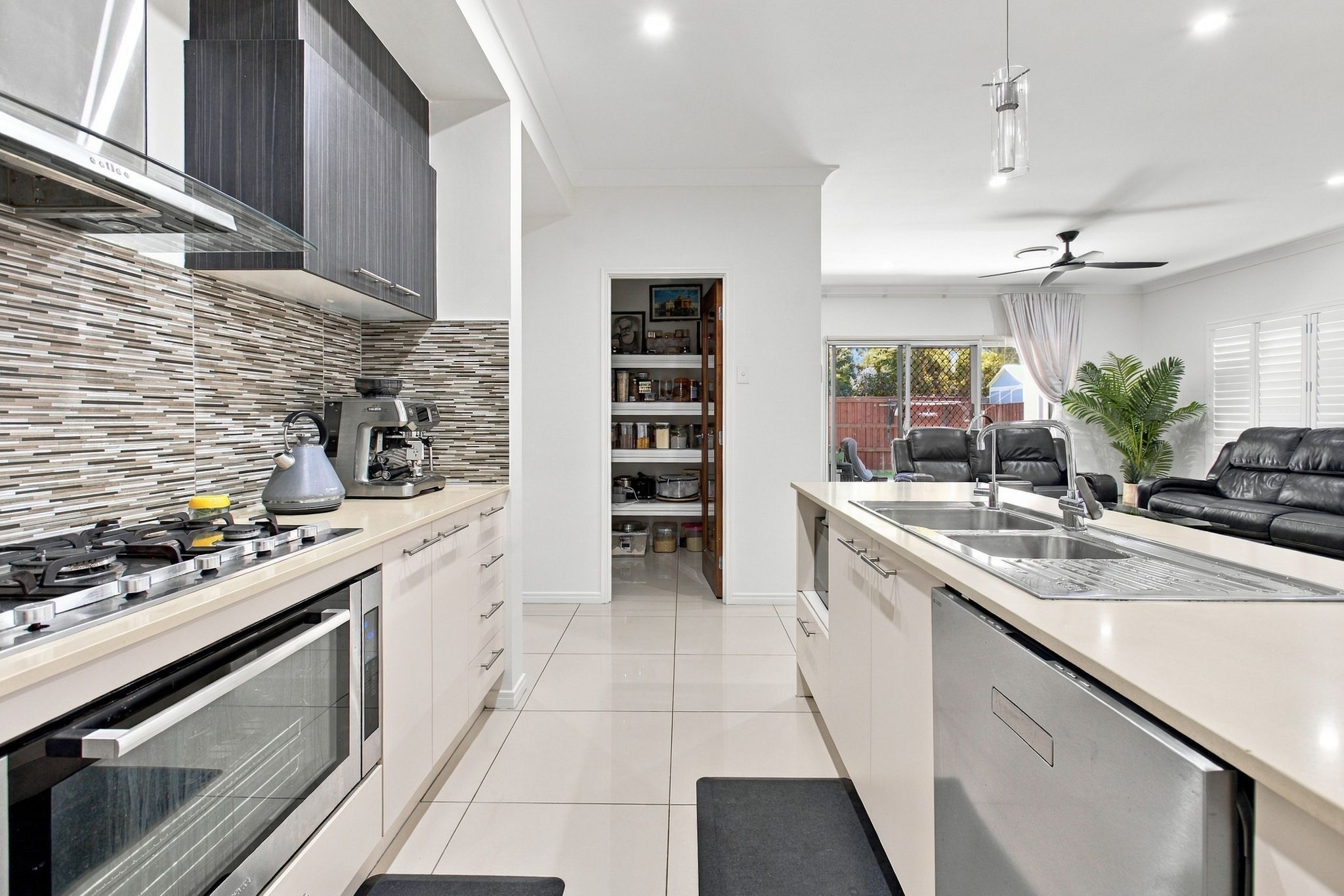 1 Beverley Court — photo 4 of 14