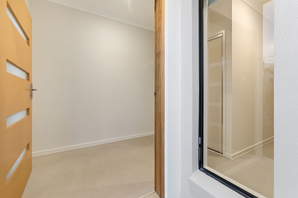 63 Dianthus Place, Calamvale, QLD 4116