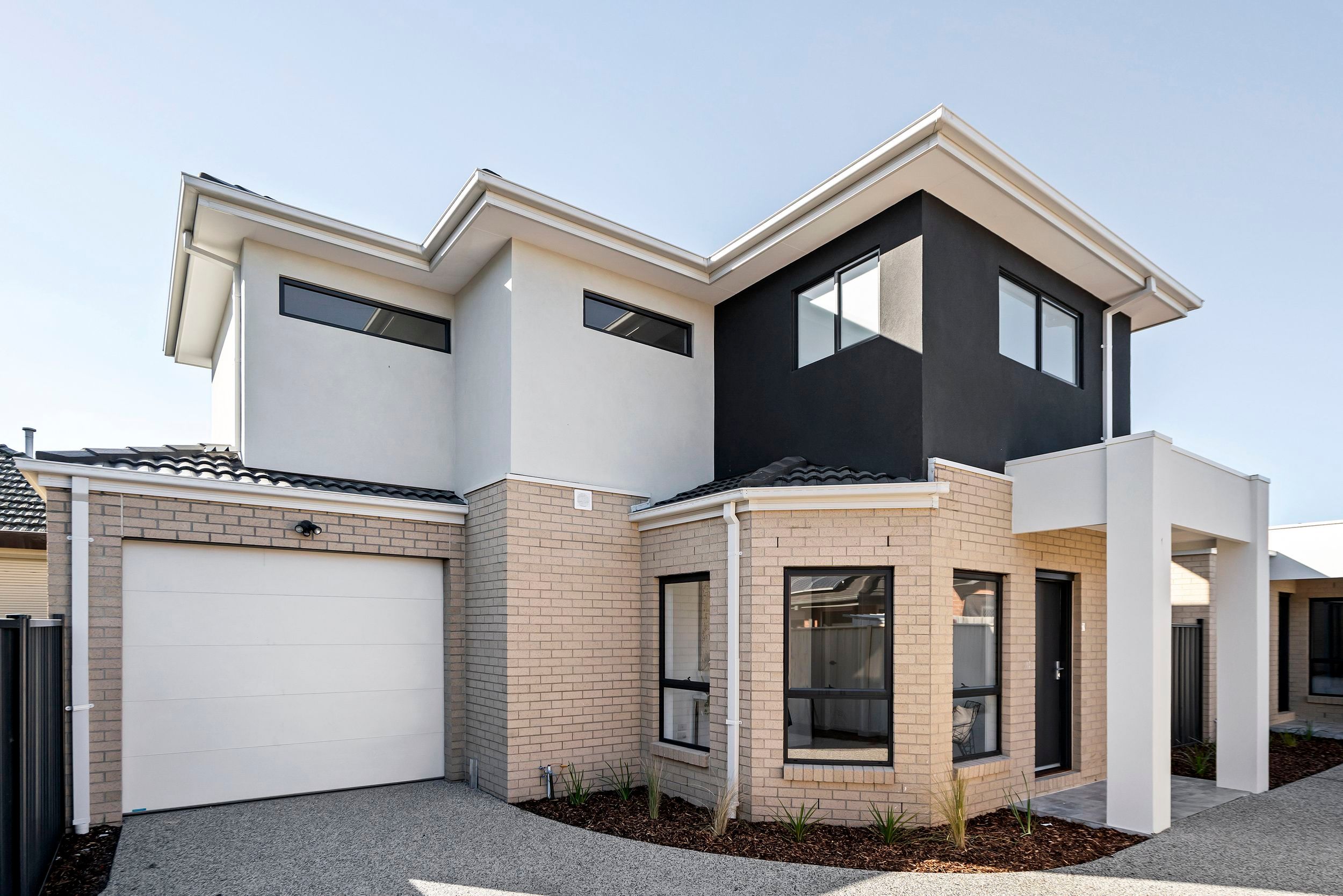 8 Lynch Road, Brooklyn VIC 3012