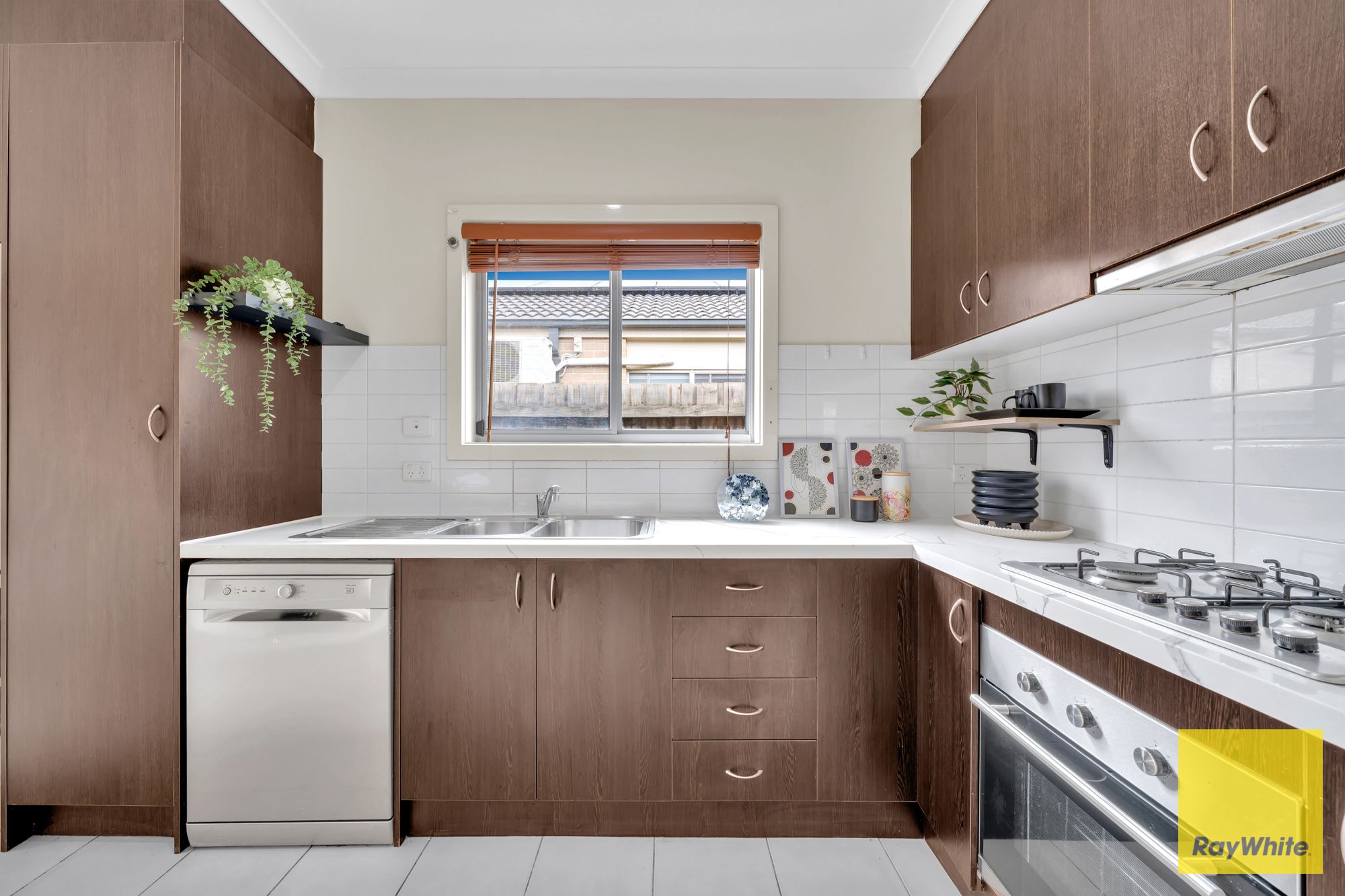 2/45 Vanderbilt Avenue — photo 6 of 24
