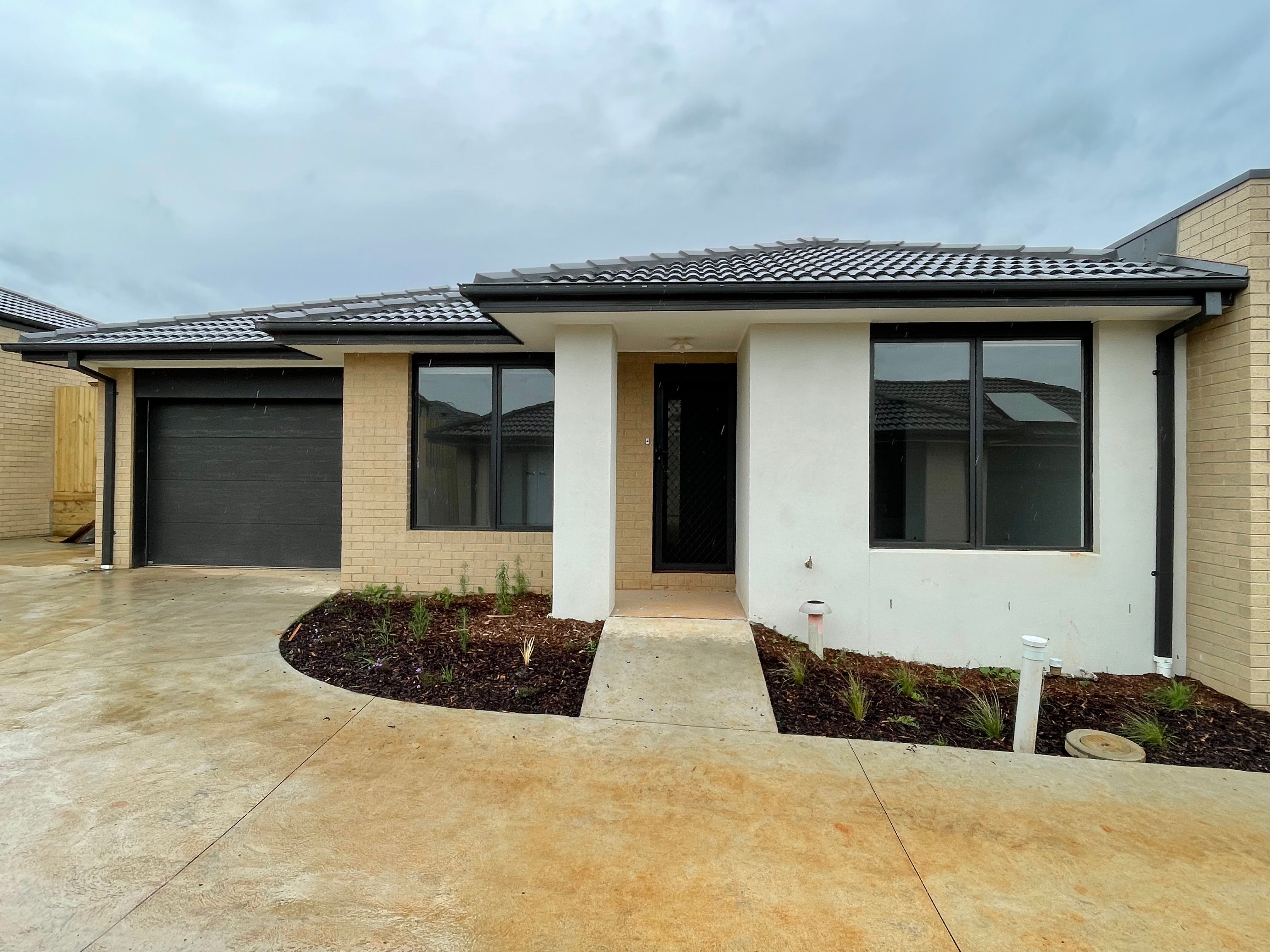 2/Lot 6, 39 39 Weebar Road, Drouin, VIC 3818 Leased House Ray White