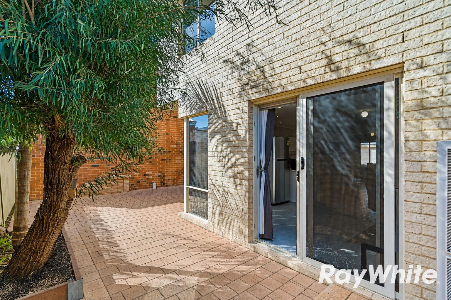 3/8-10 Cooper Street — photo 7 of 16
