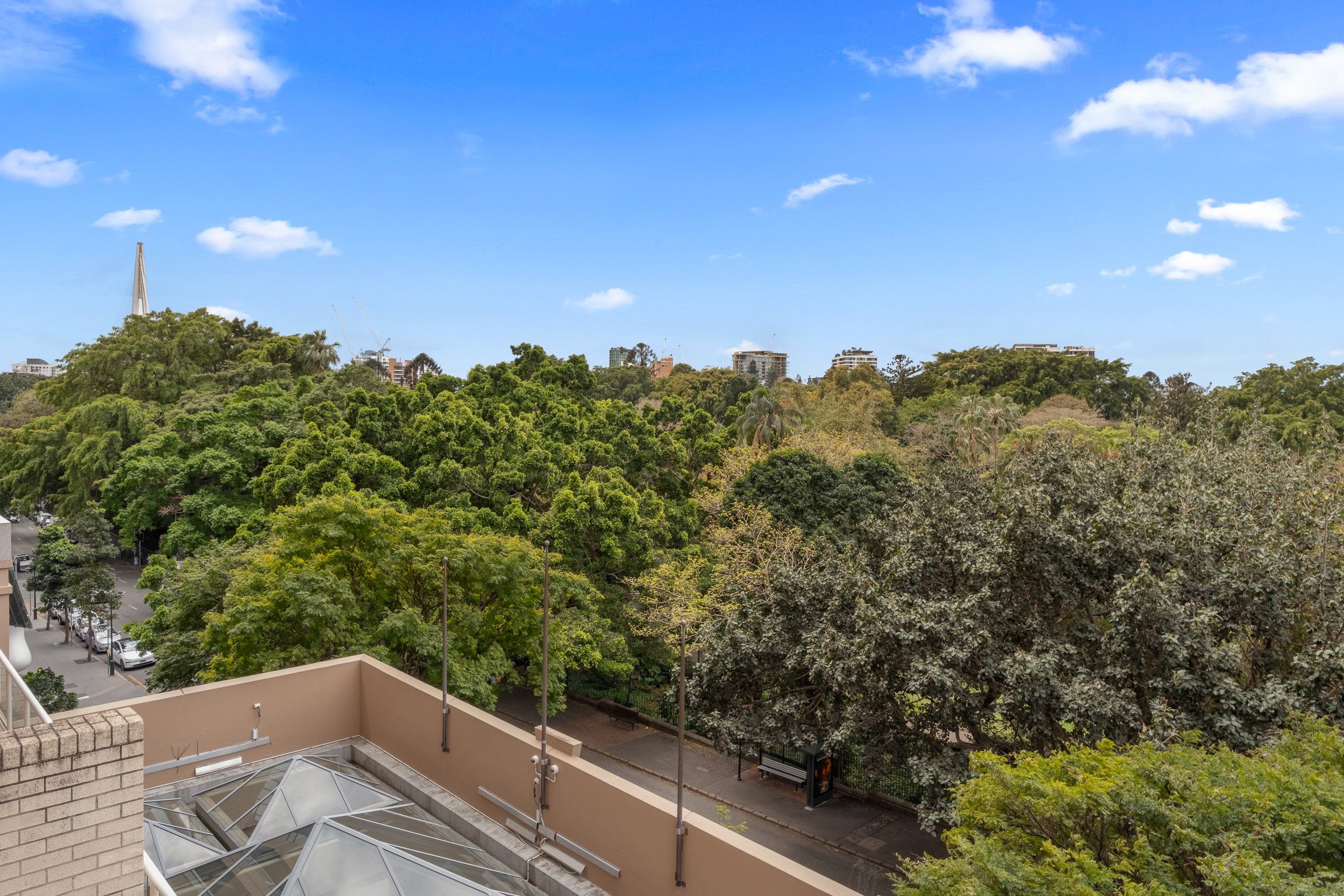 205/132 Alice Street — photo from Ray White Brisbane City