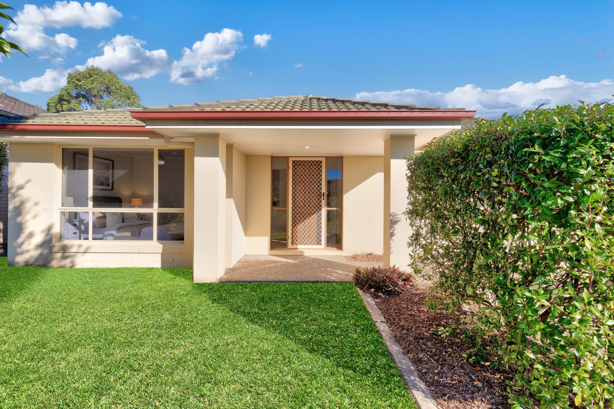 16 Apsley Crescent, Parkinson, QLD 4115