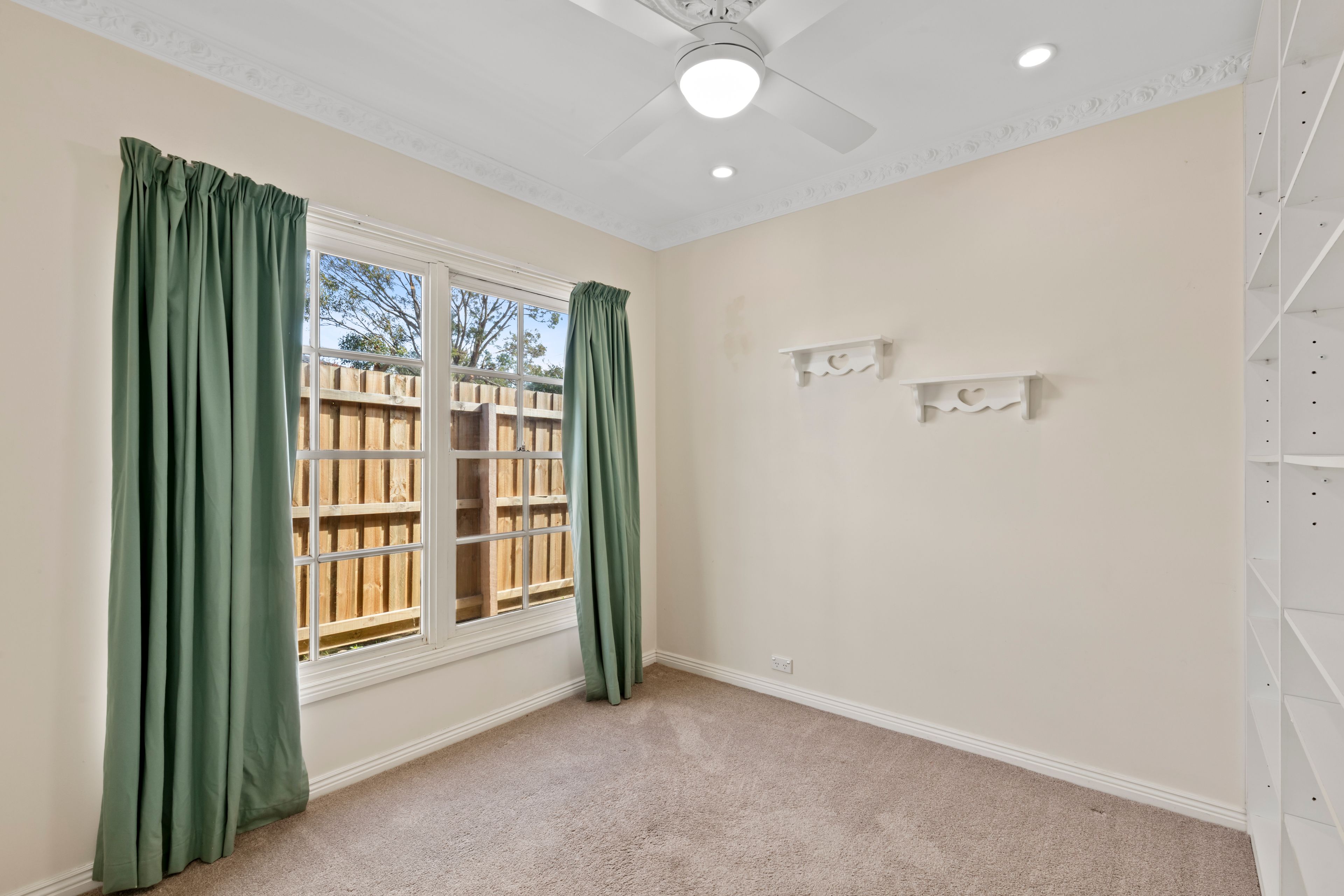 13 Ainslie Avenue — photo 10 of 15