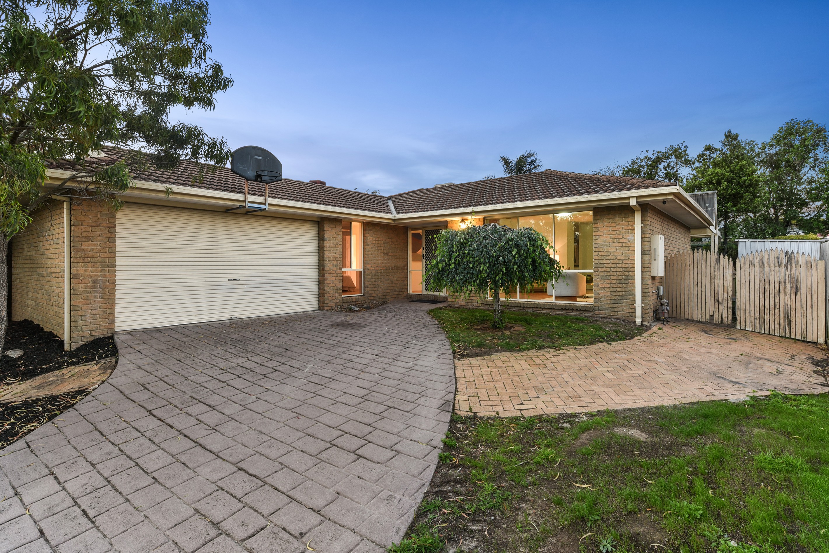 11 Angela Court, South Morang, VIC 3752