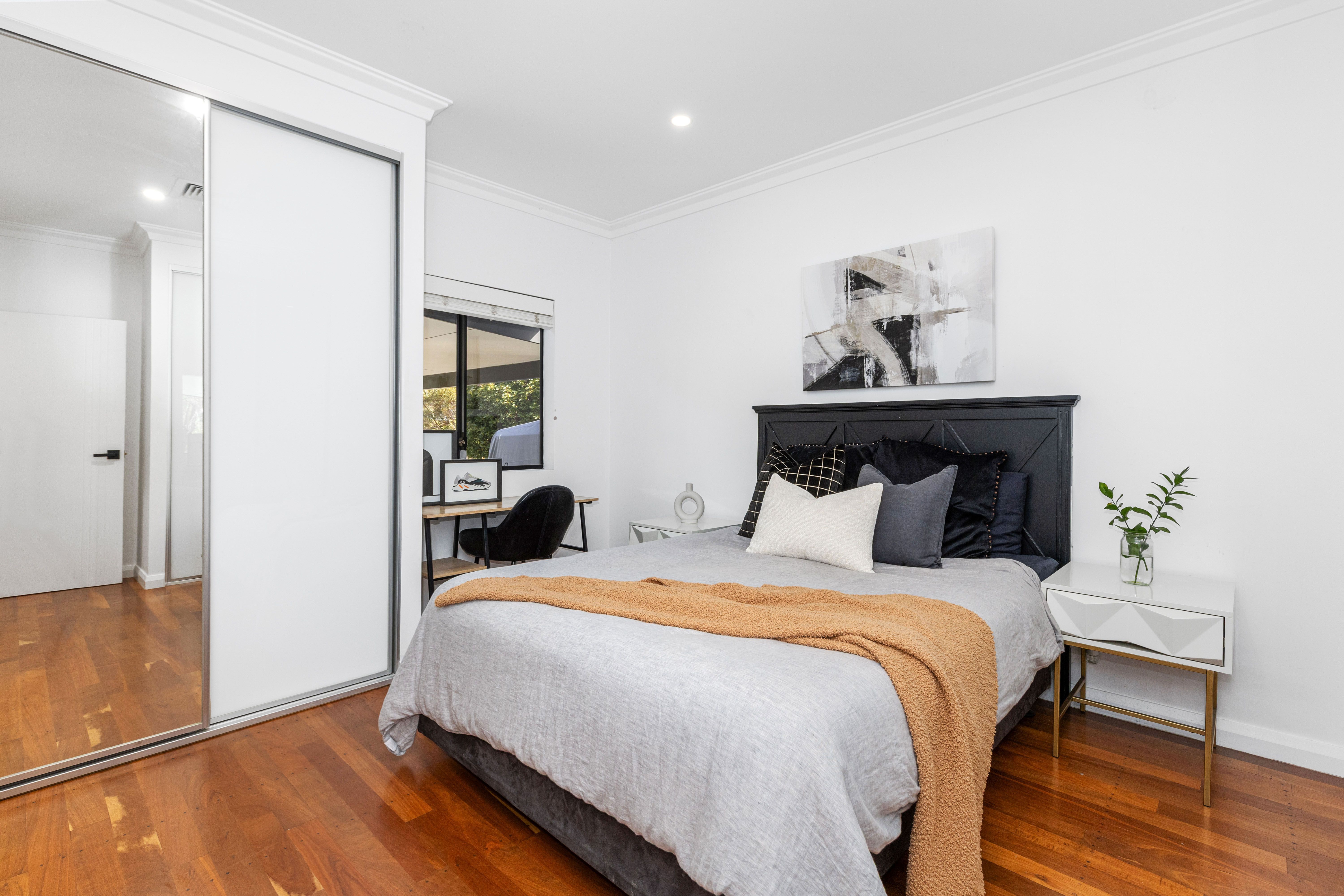 11 Bartlett Crescent — photo 16 of 30