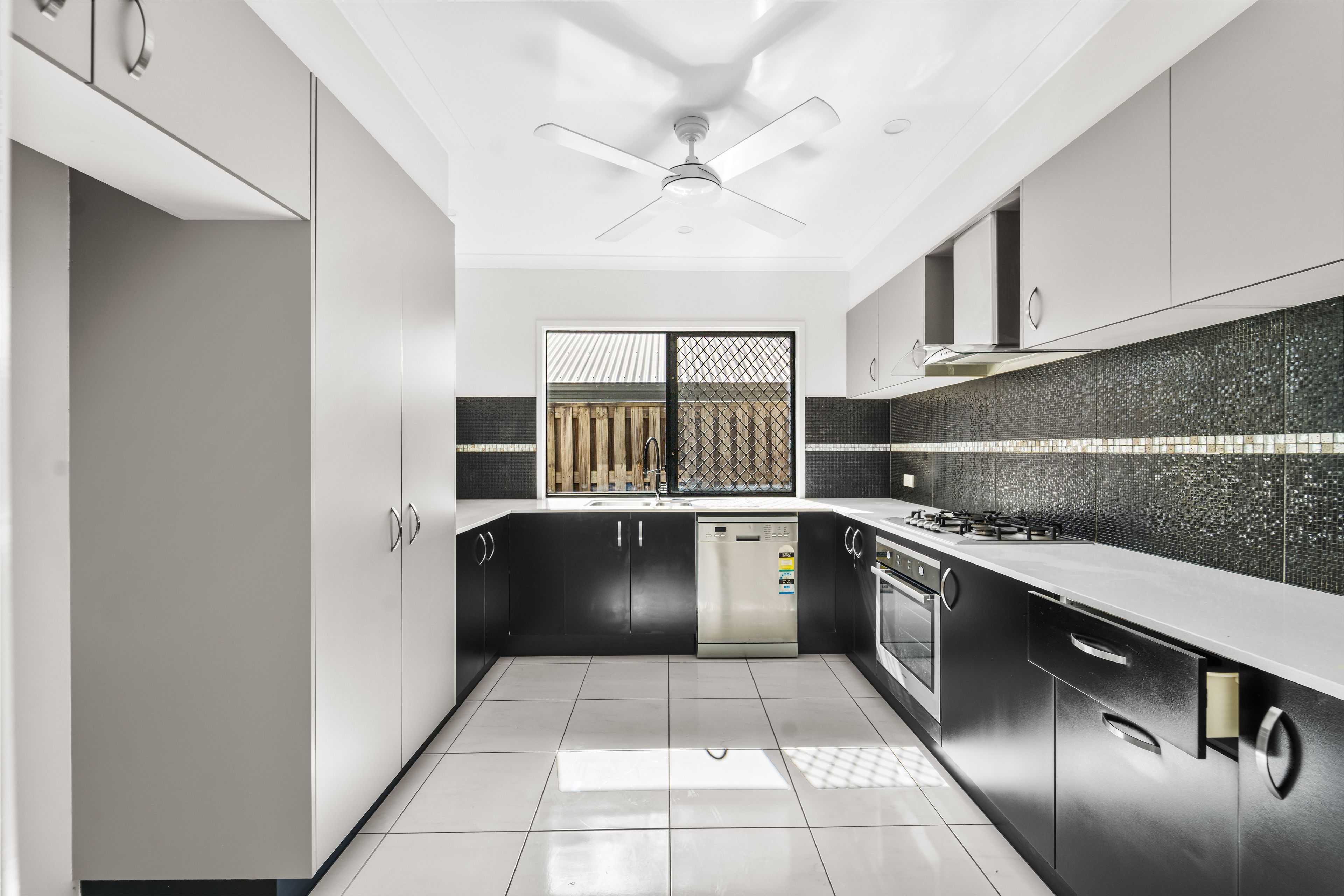 60 Mount Kaputar Avenue, Fitzgibbon, QLD 4018