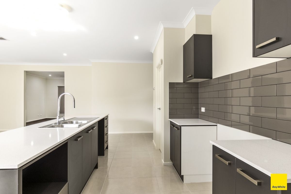 33 Morialta Circuit, Werribee, VIC 3030